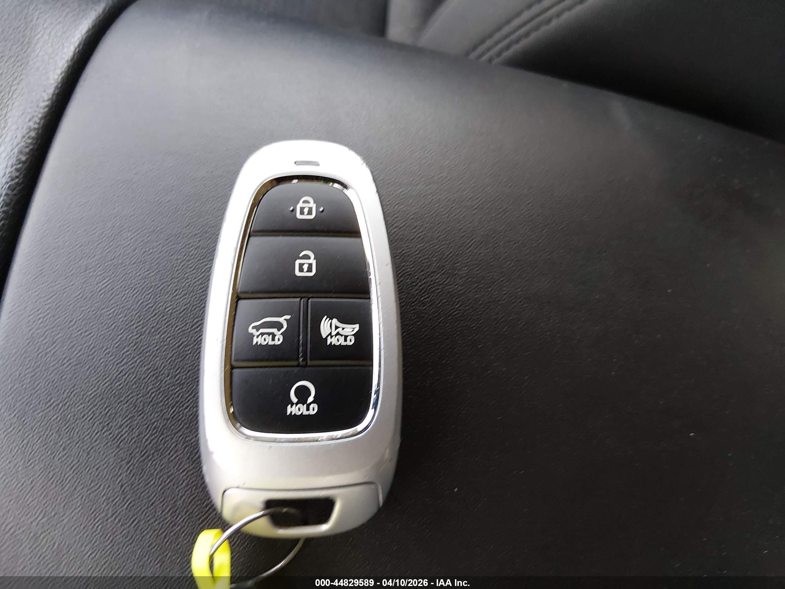 HYUNDAI SANTA image 11