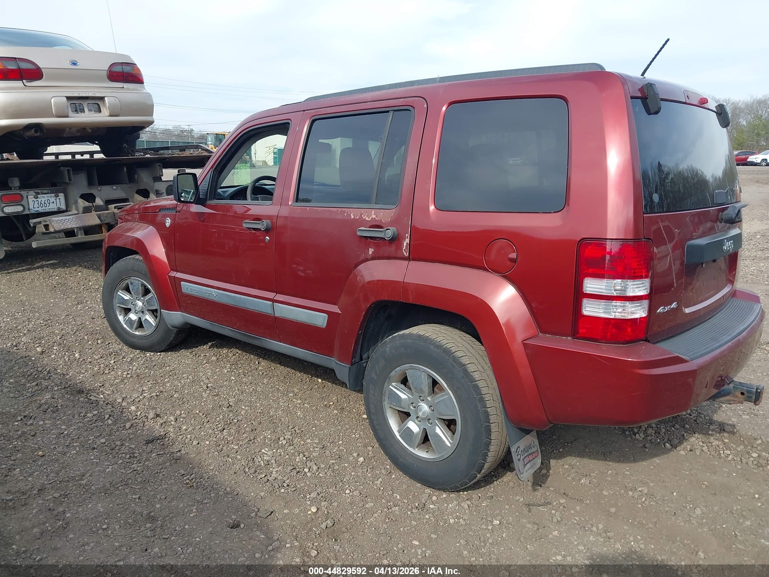 JEEP LIBERTY image 3