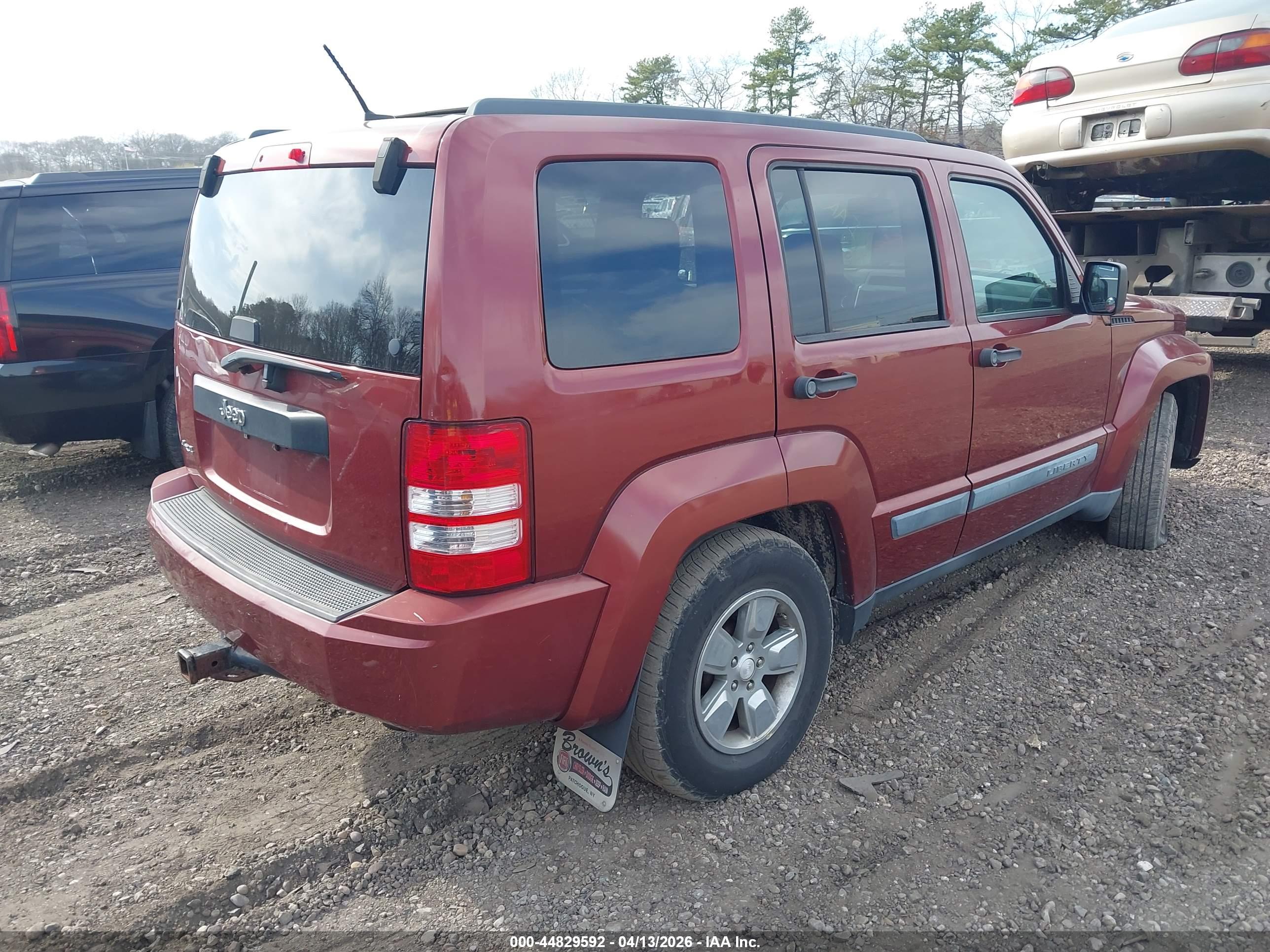 JEEP LIBERTY image 4