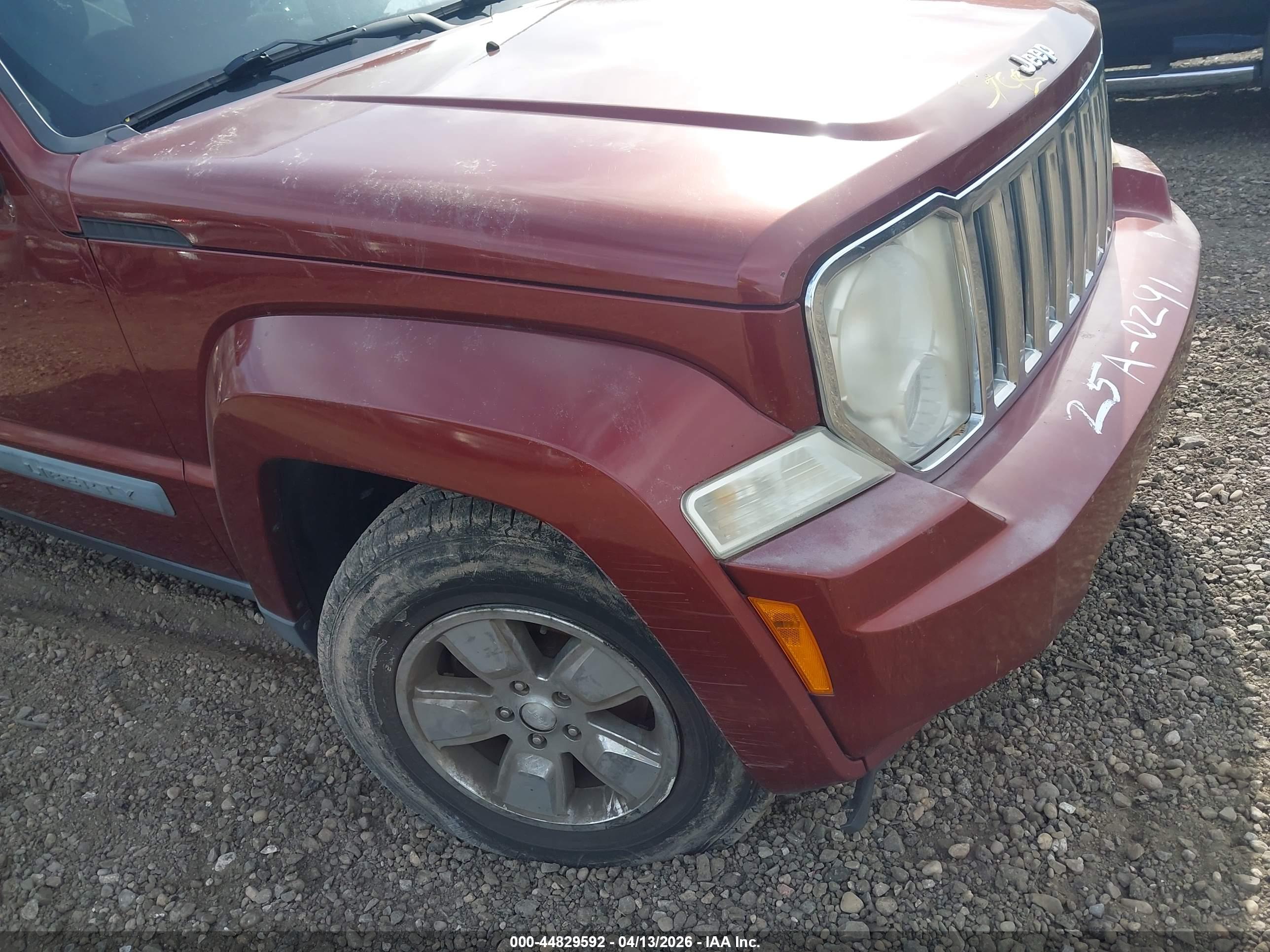 JEEP LIBERTY image 6