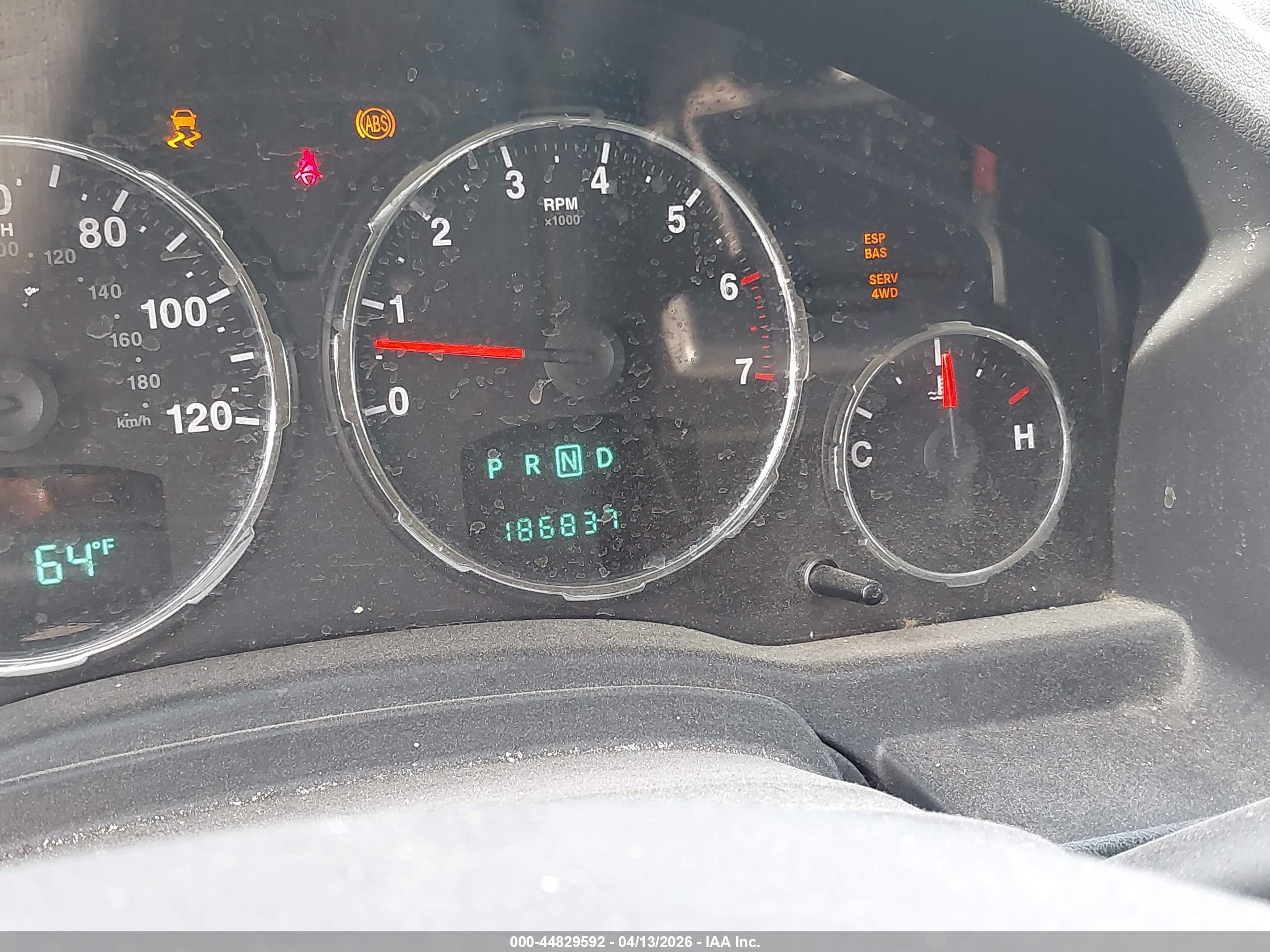 JEEP LIBERTY image 7