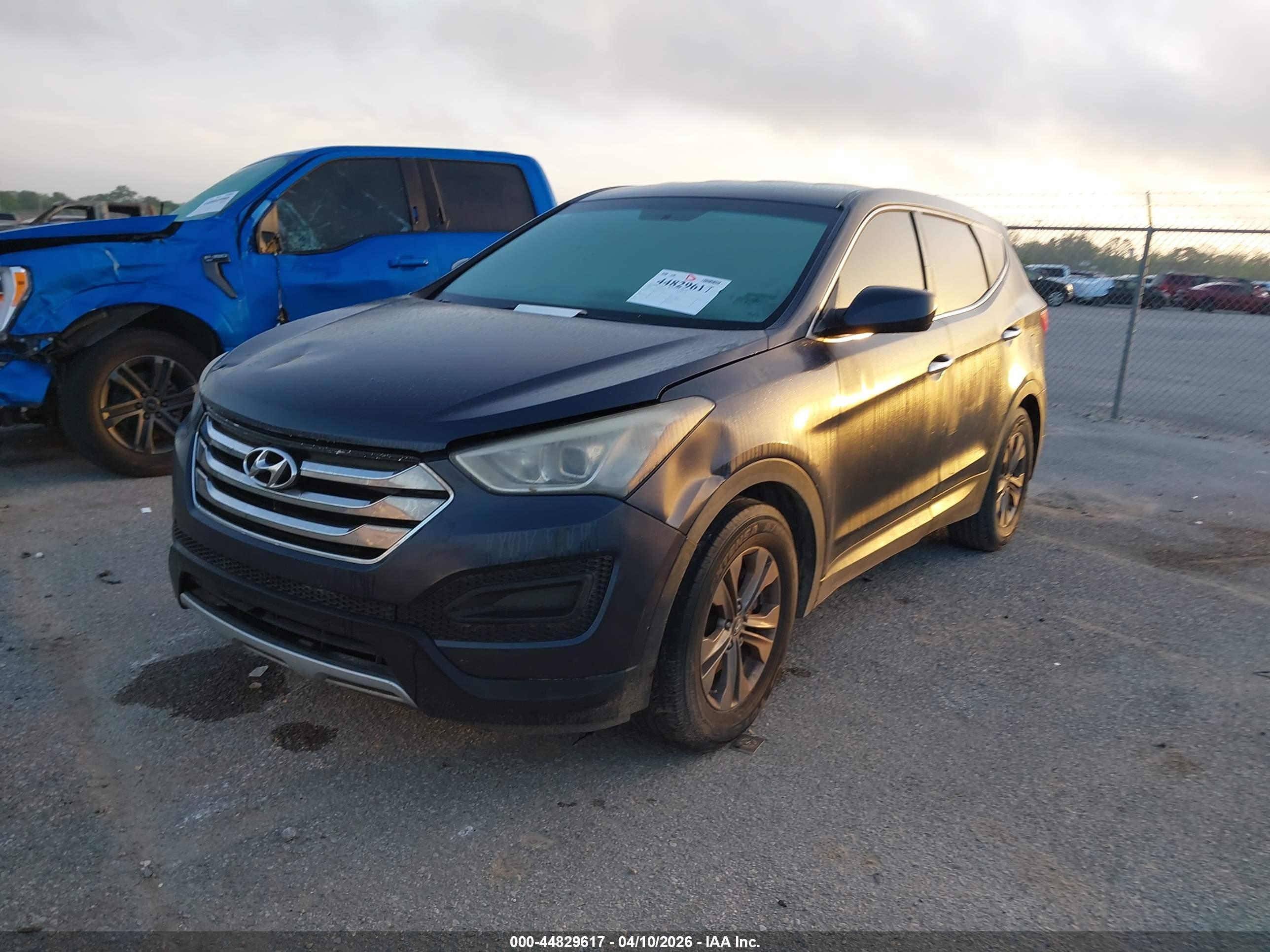 HYUNDAI SANTA image 2