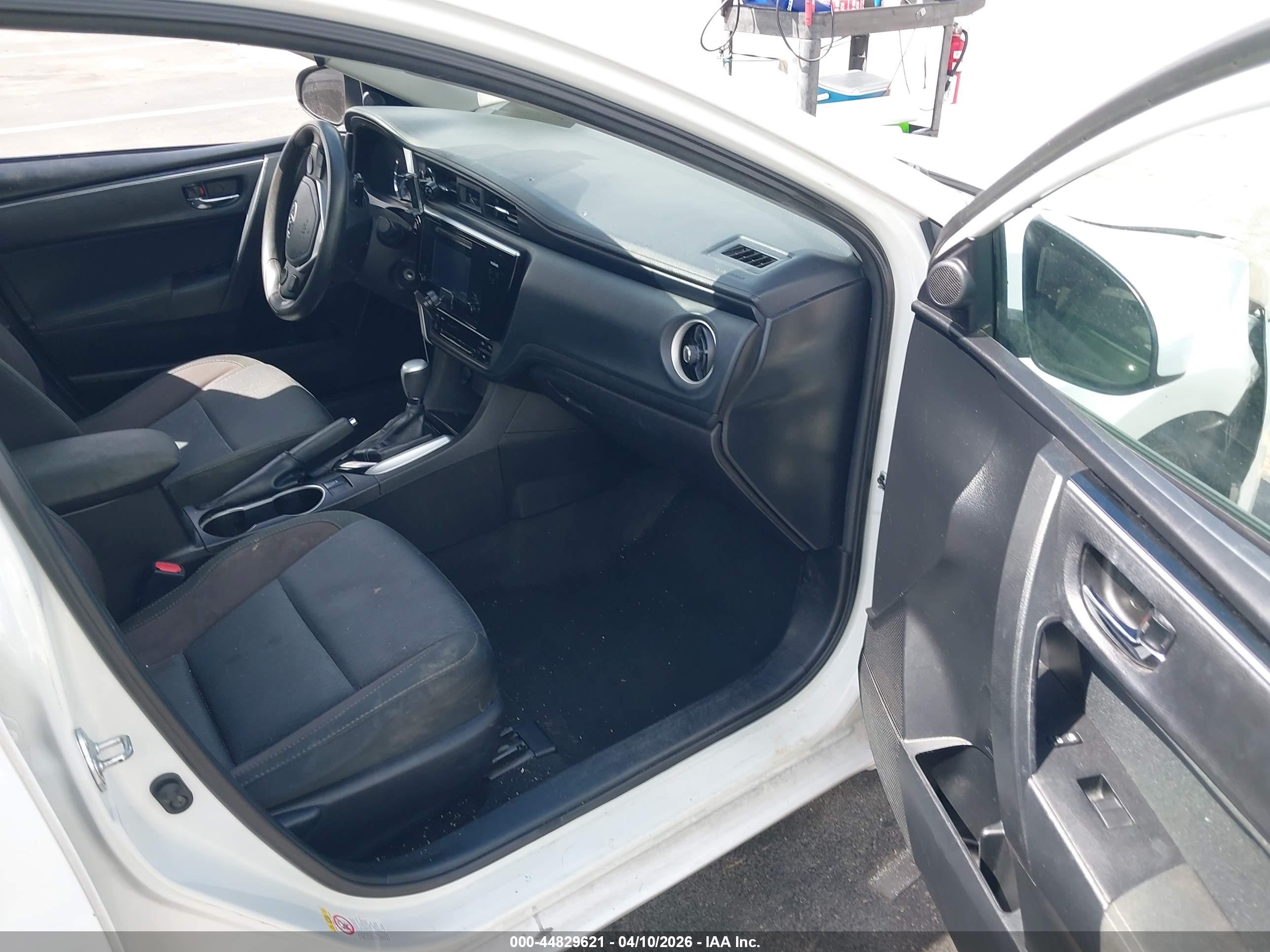 TOYOTA COROLLA image 5