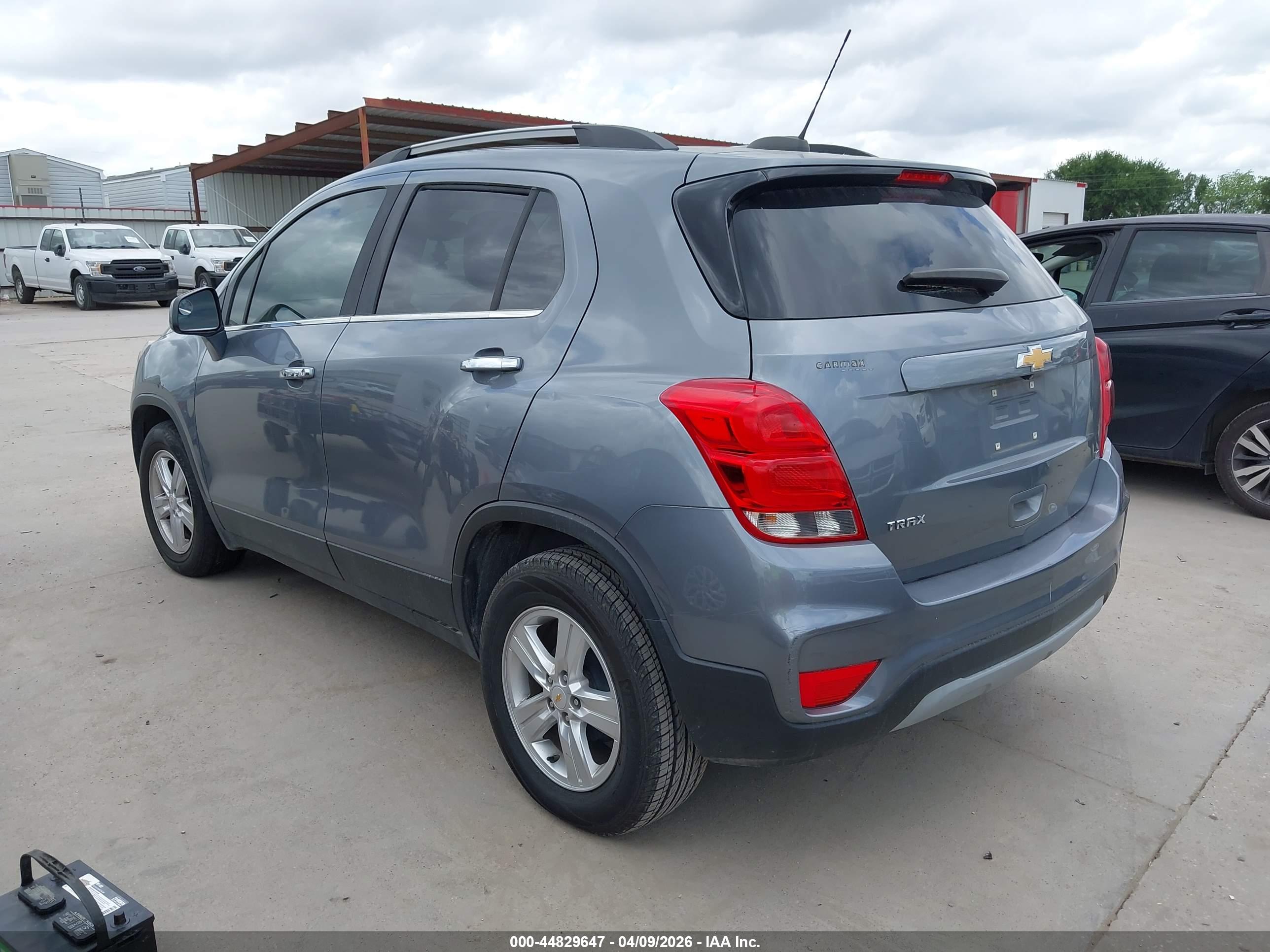 CHEVROLET TRAX image 3