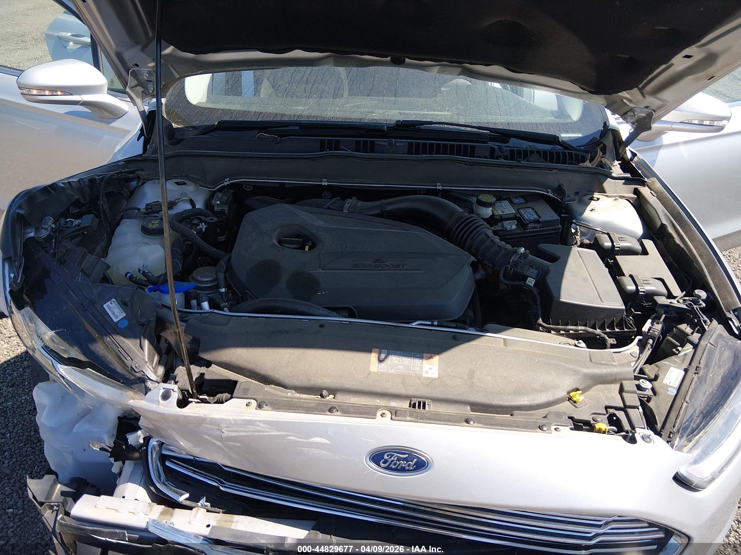 FORD FUSION image 10
