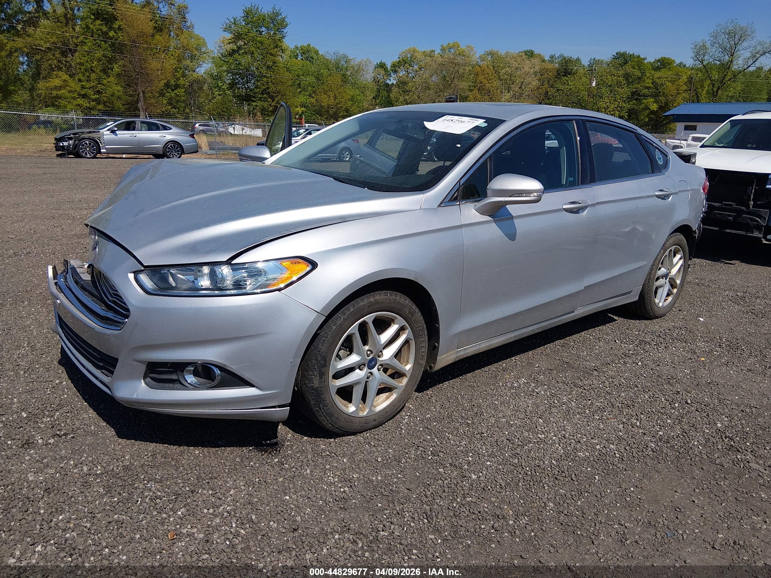 FORD FUSION image 2