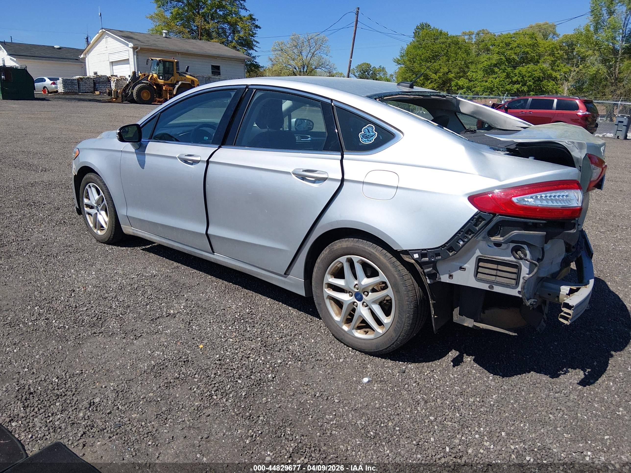 FORD FUSION image 3