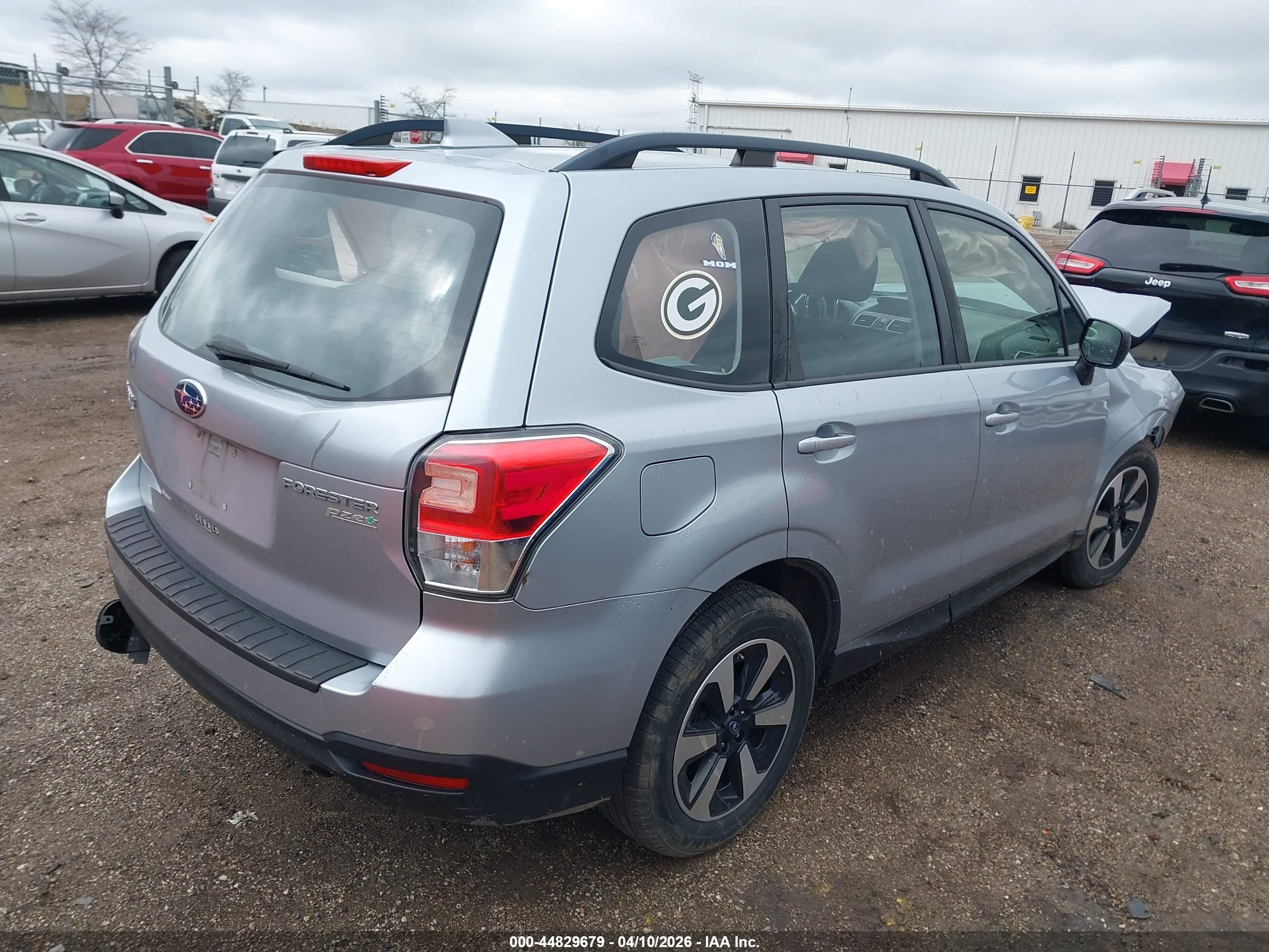SUBARU FORESTER image 4