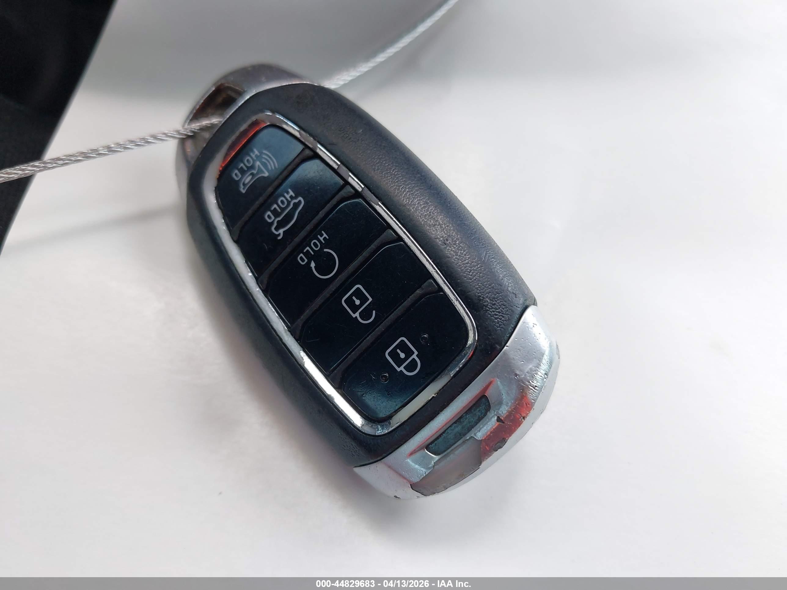HYUNDAI ELANTRA image 11