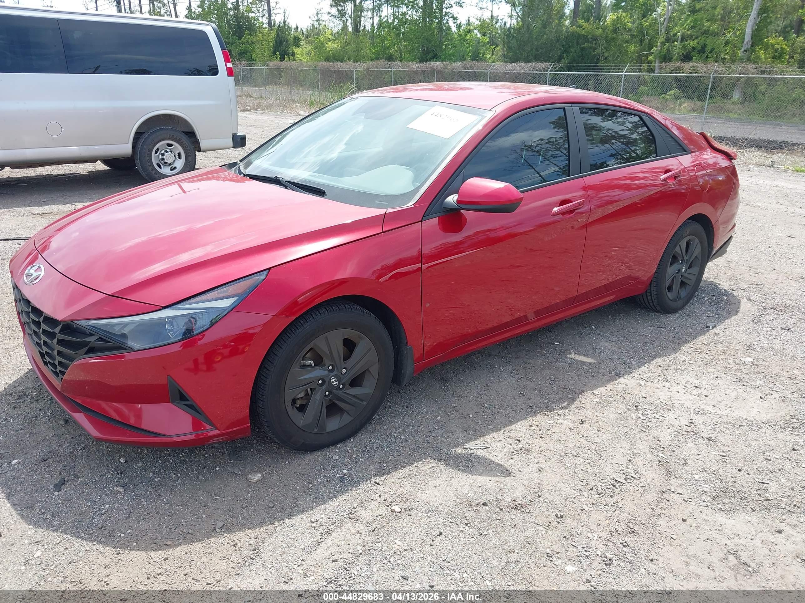 HYUNDAI ELANTRA image 2