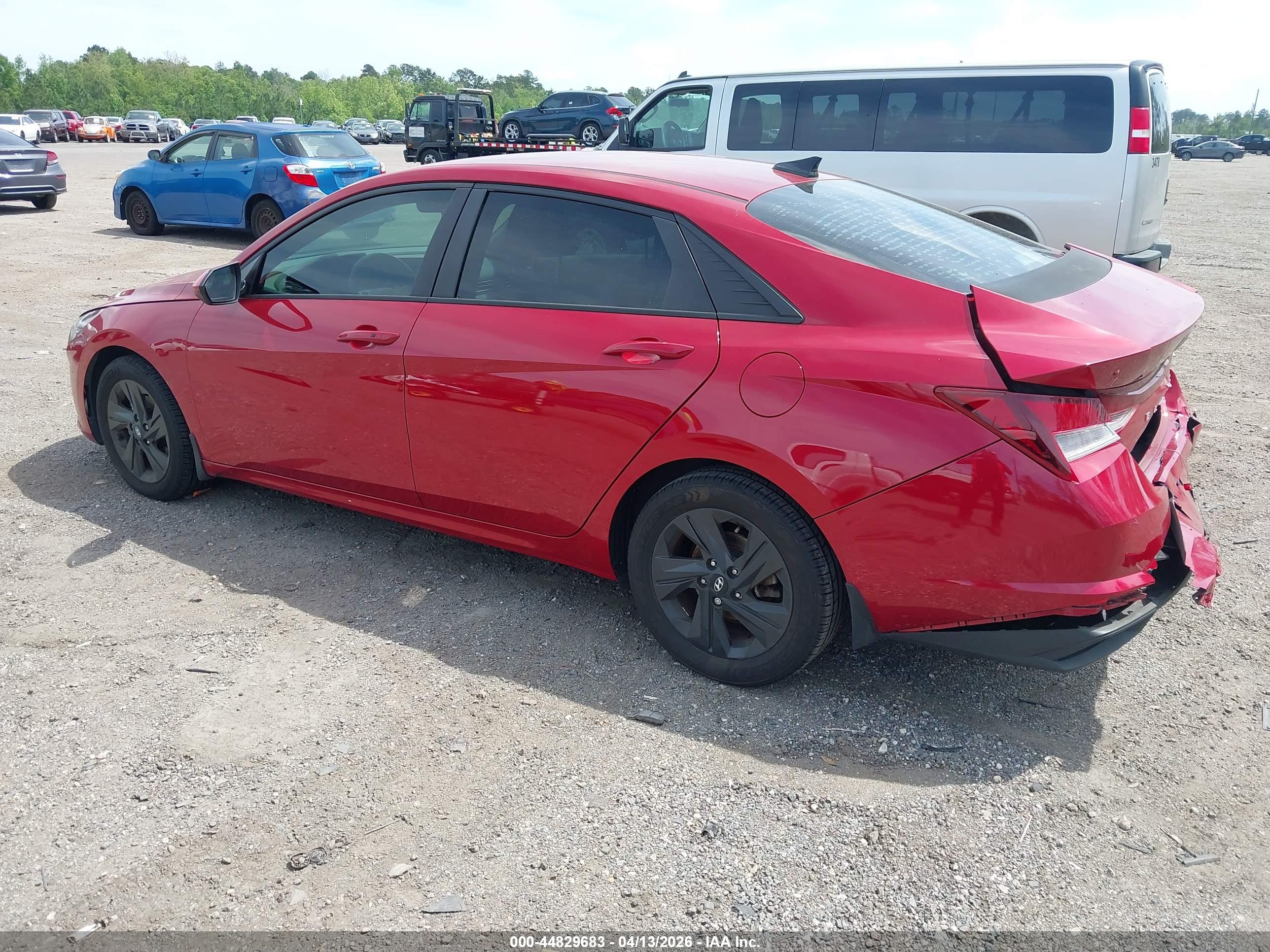 HYUNDAI ELANTRA image 3