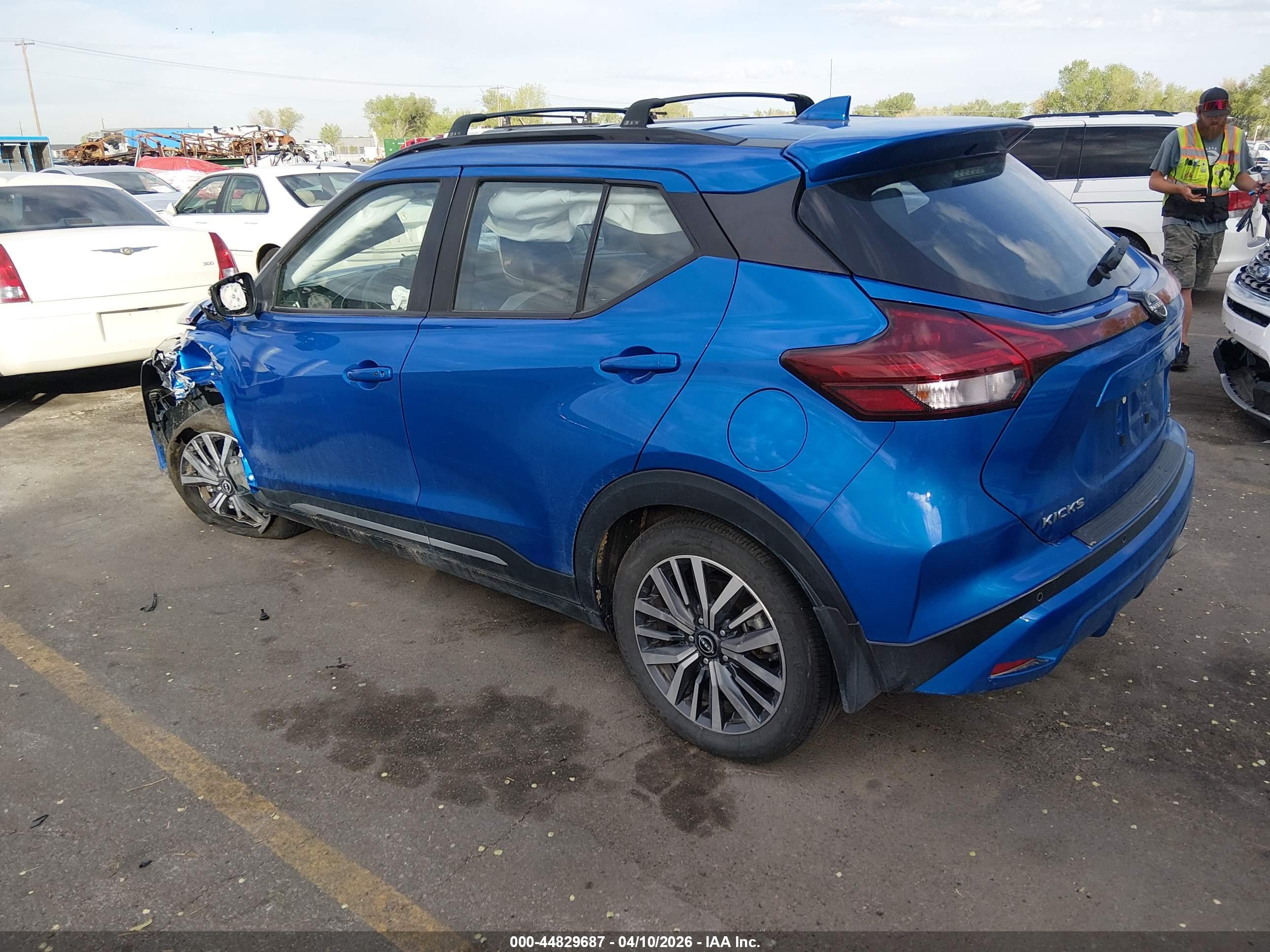 NISSAN KICKS image 3