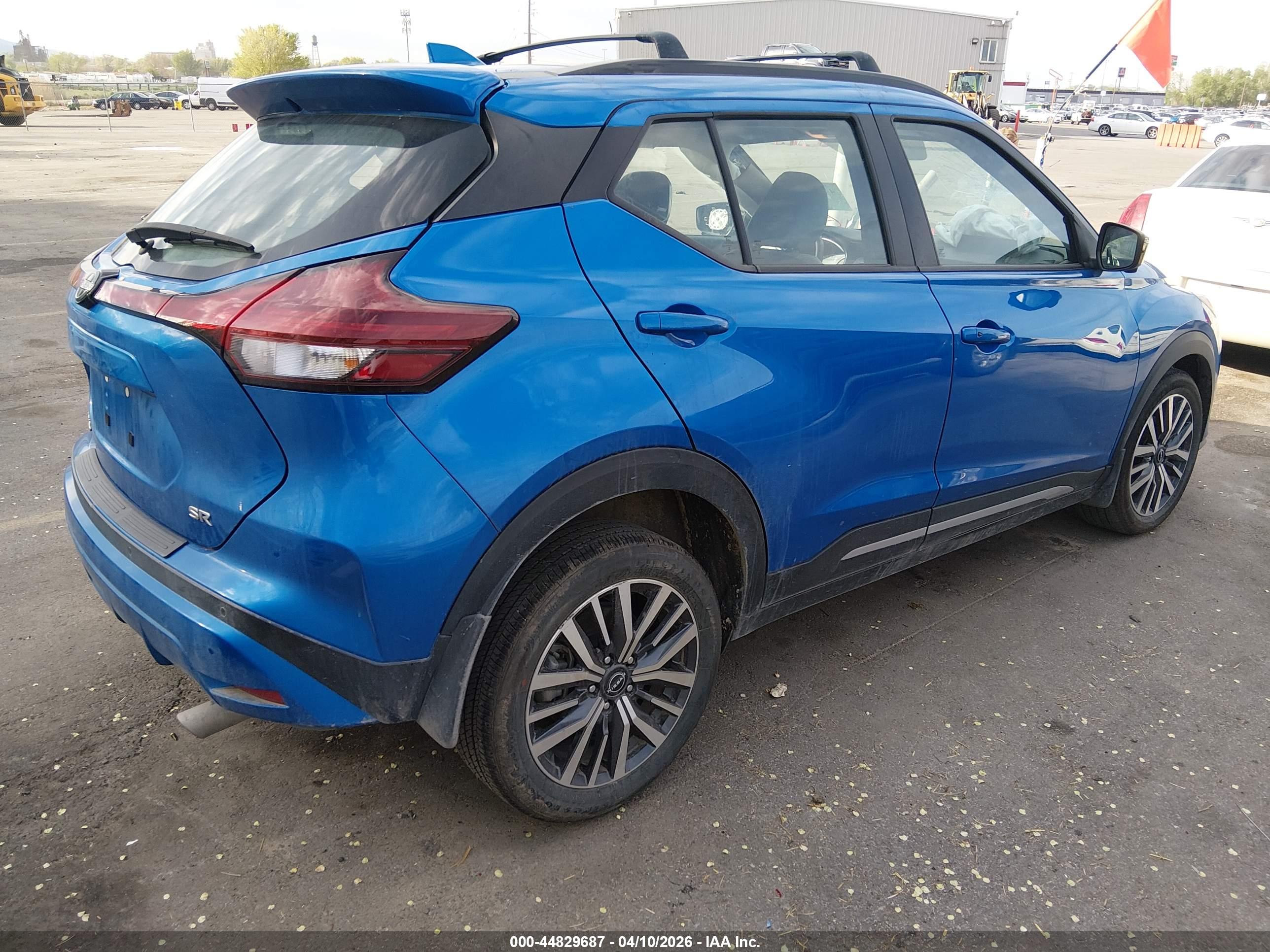 NISSAN KICKS image 4