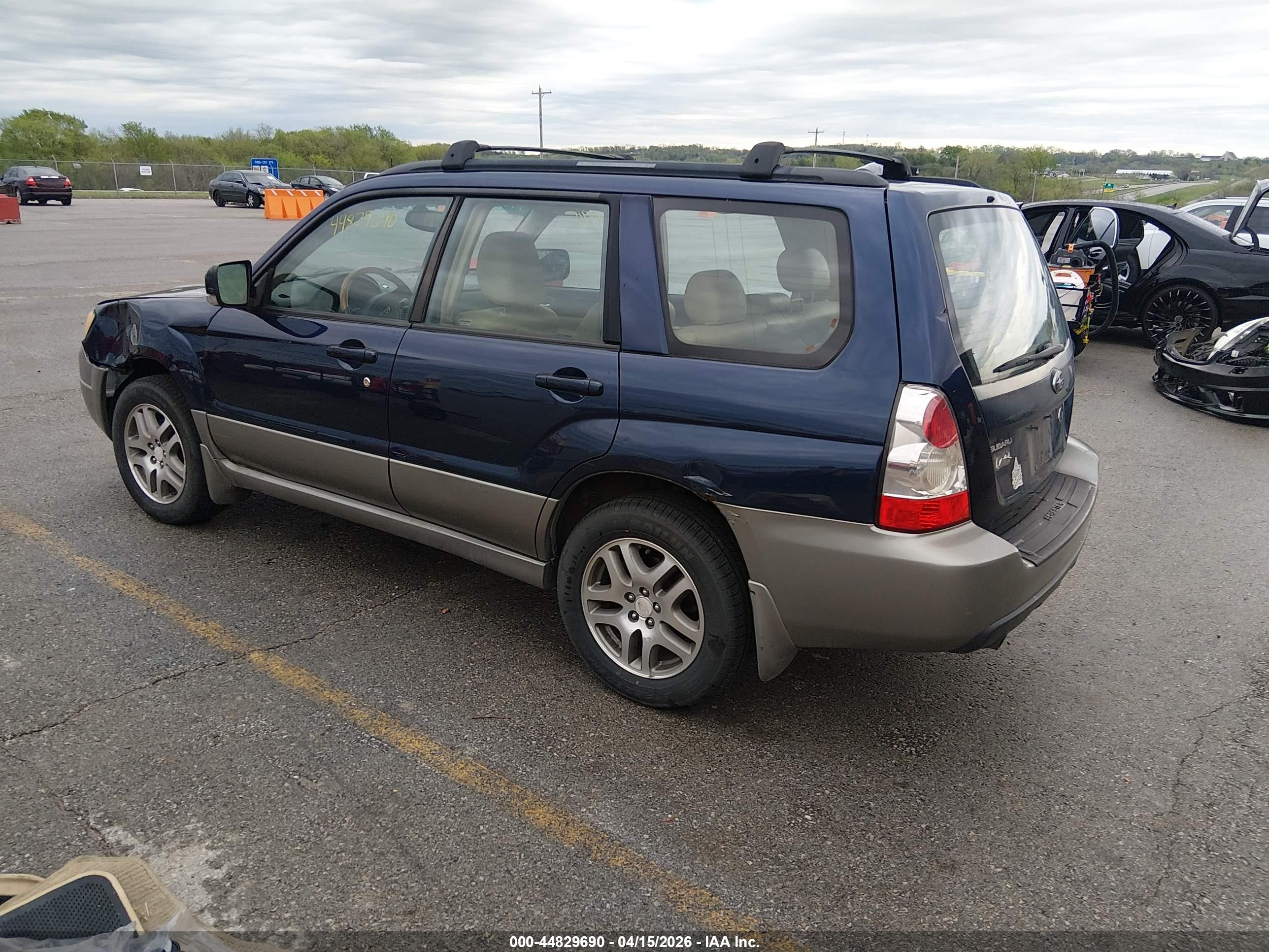 SUBARU FORESTER image 3