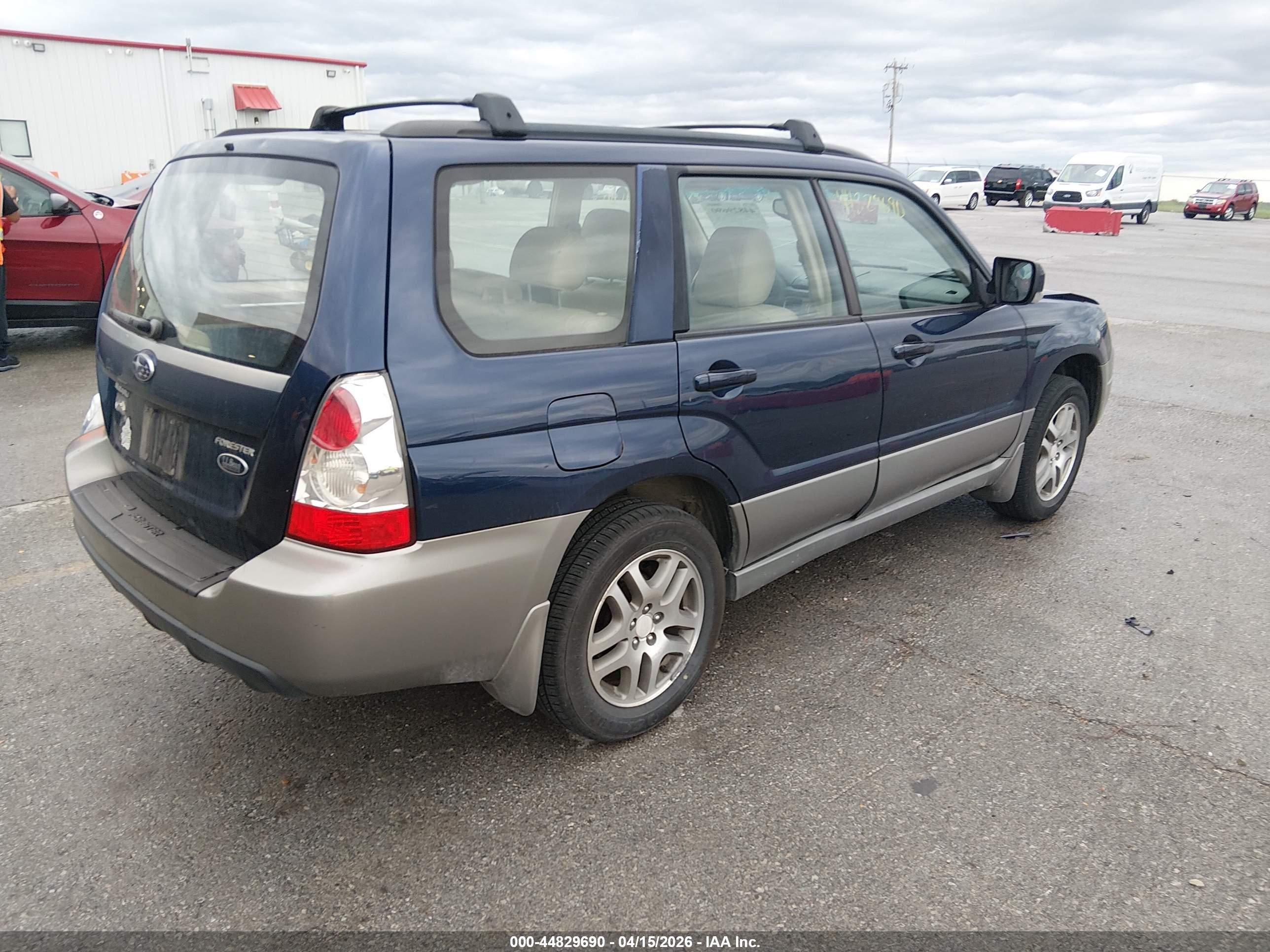 SUBARU FORESTER image 4