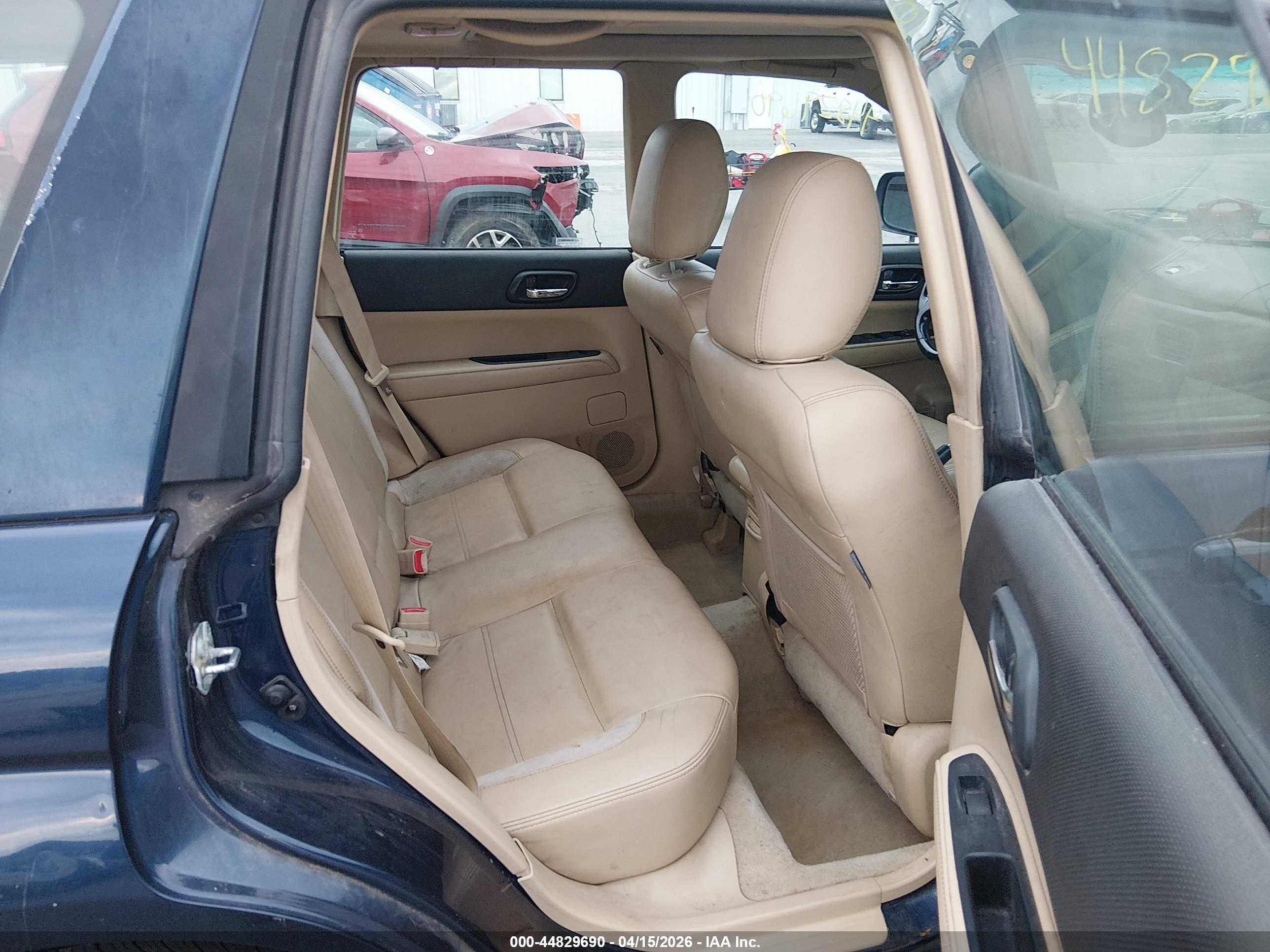 SUBARU FORESTER image 8