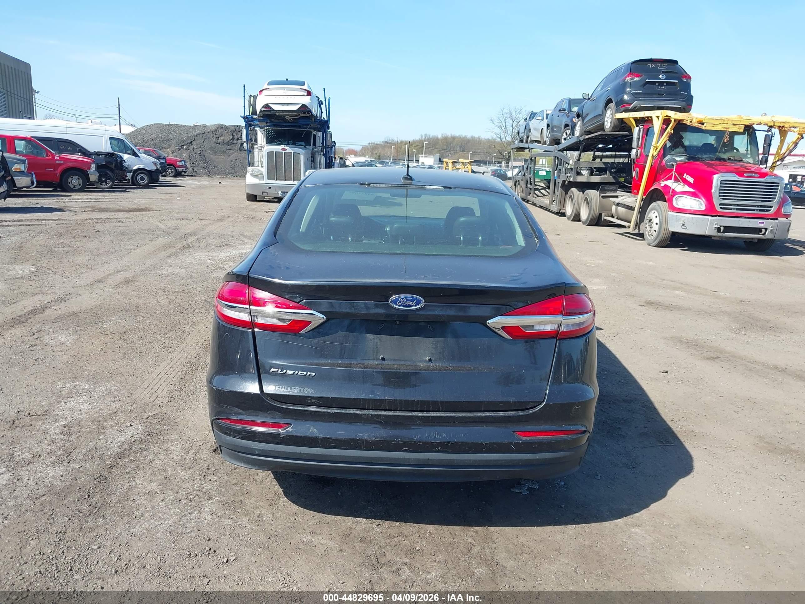 FORD FUSION image 6