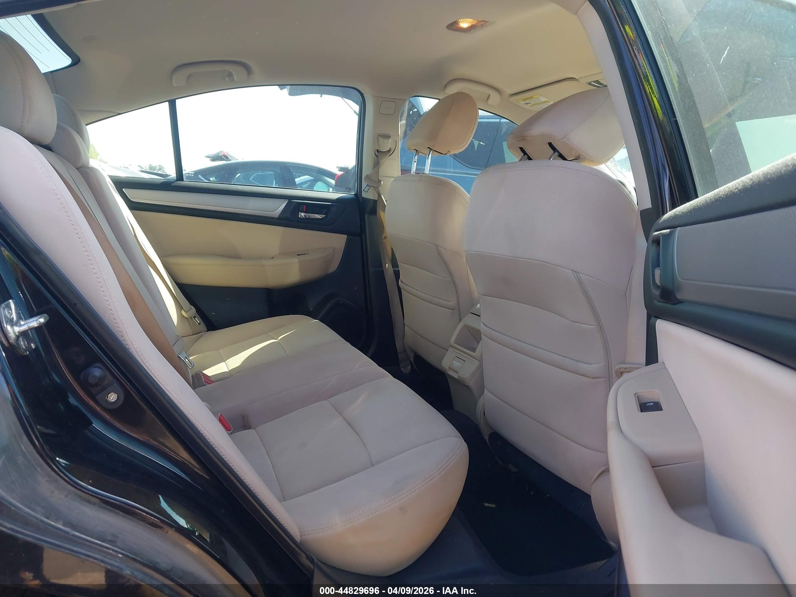 SUBARU LEGACY image 8