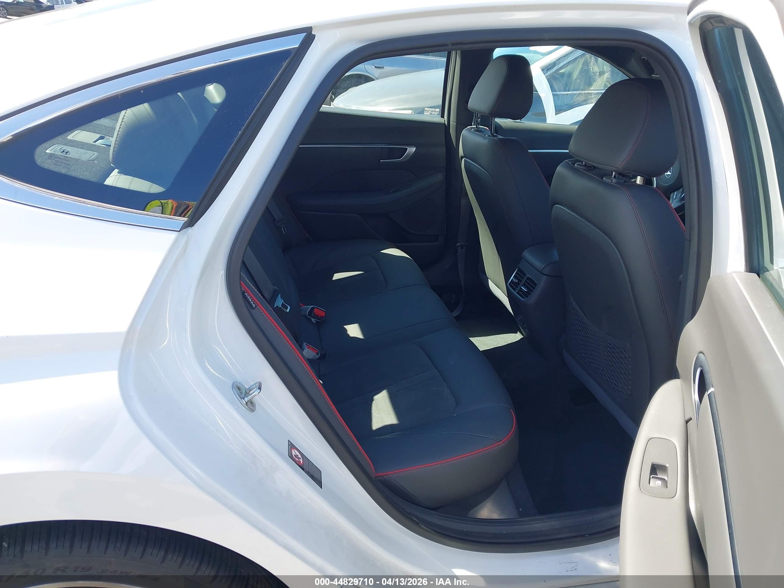 HYUNDAI SONATA image 8