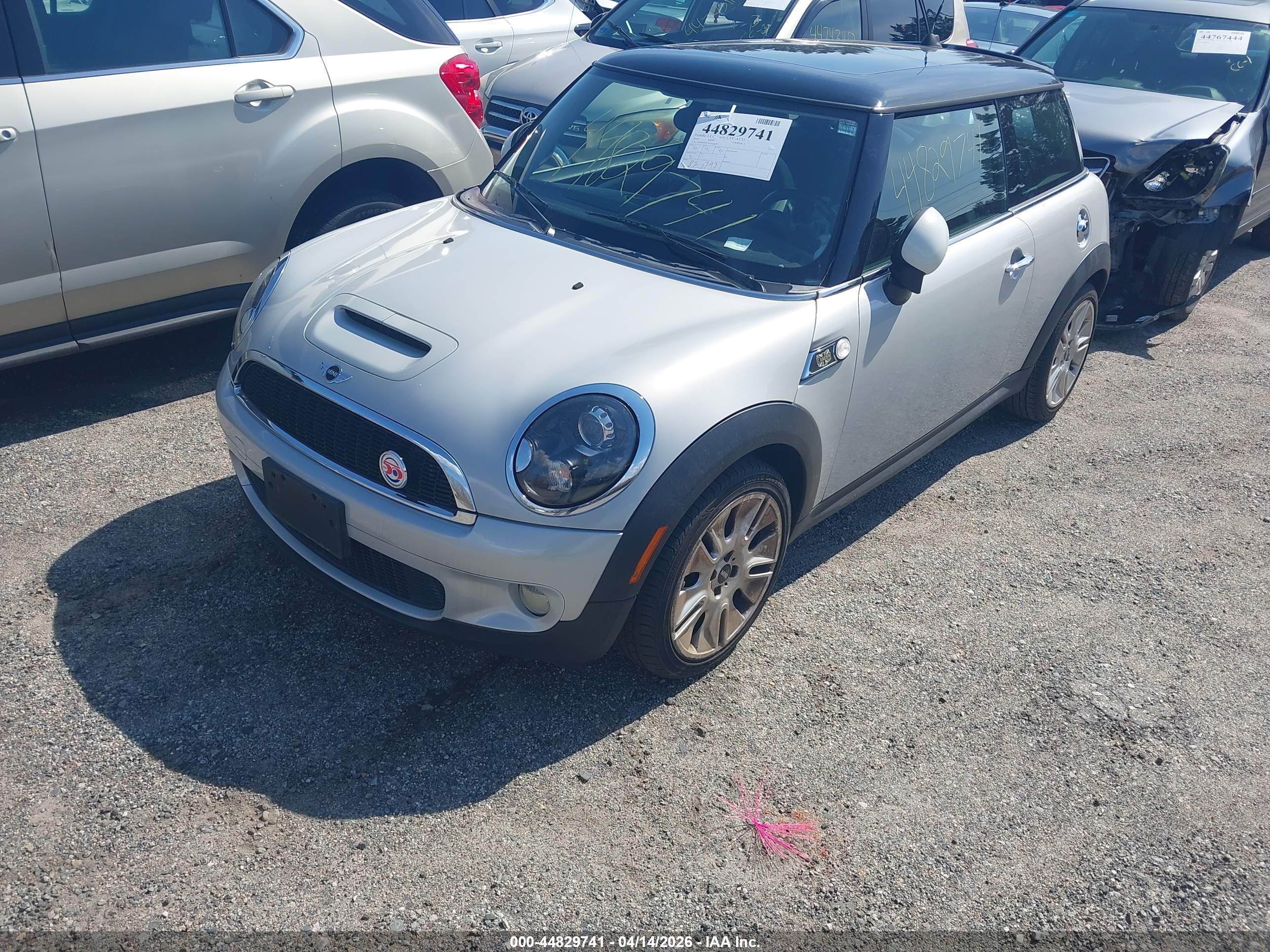MINI COOPER image 2