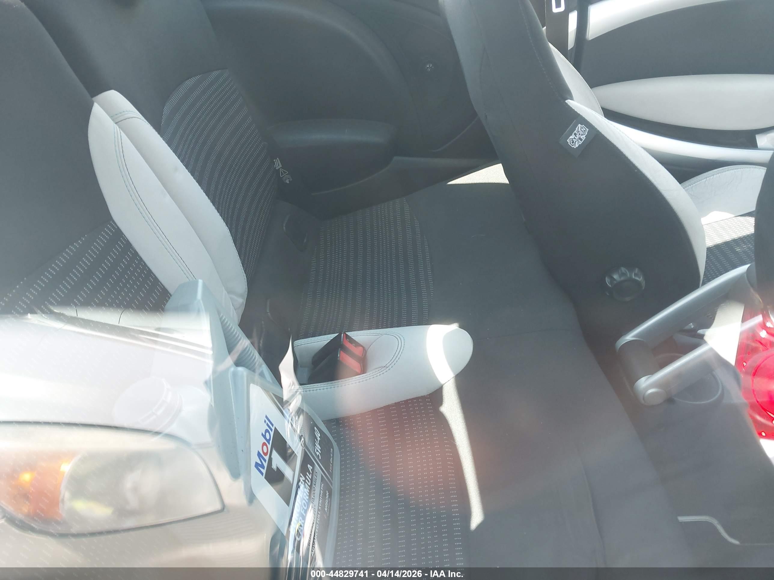 MINI COOPER image 8