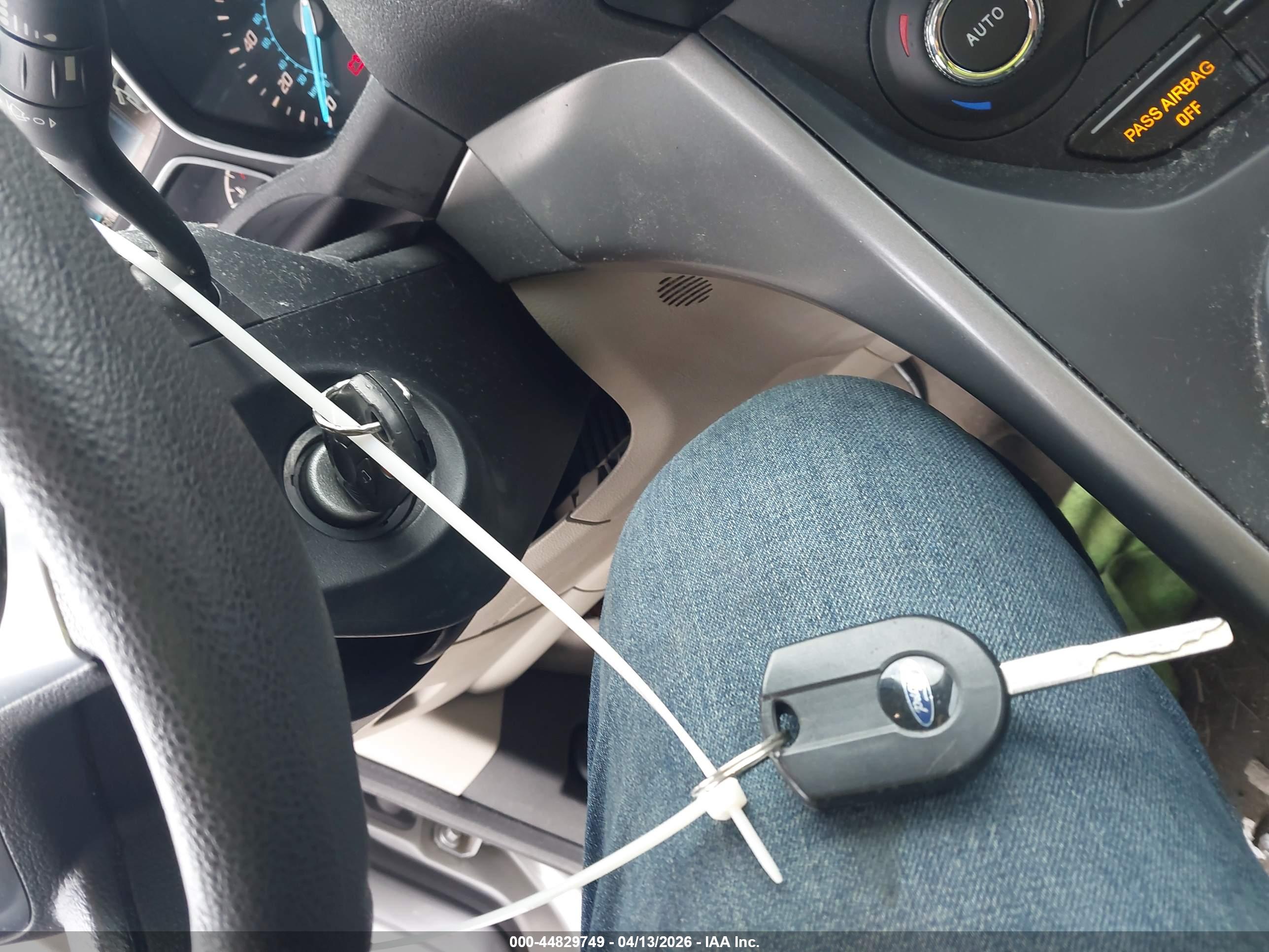 FORD ESCAPE image 11