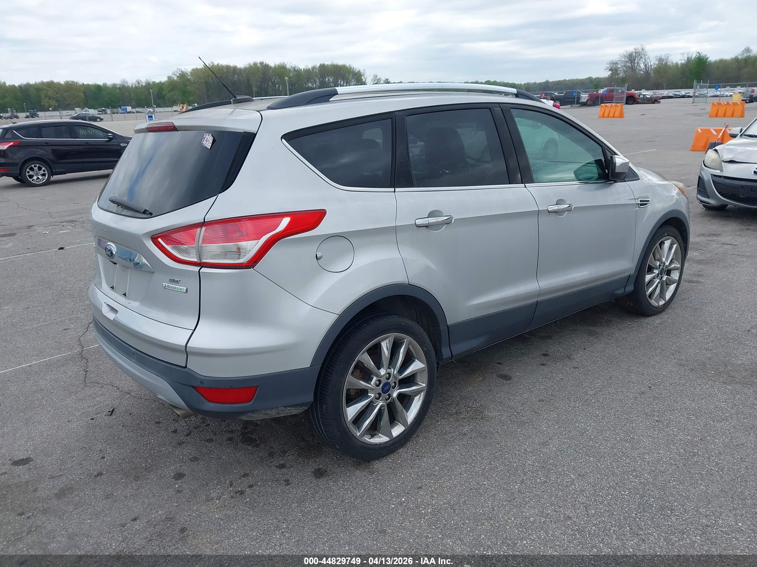 FORD ESCAPE image 4