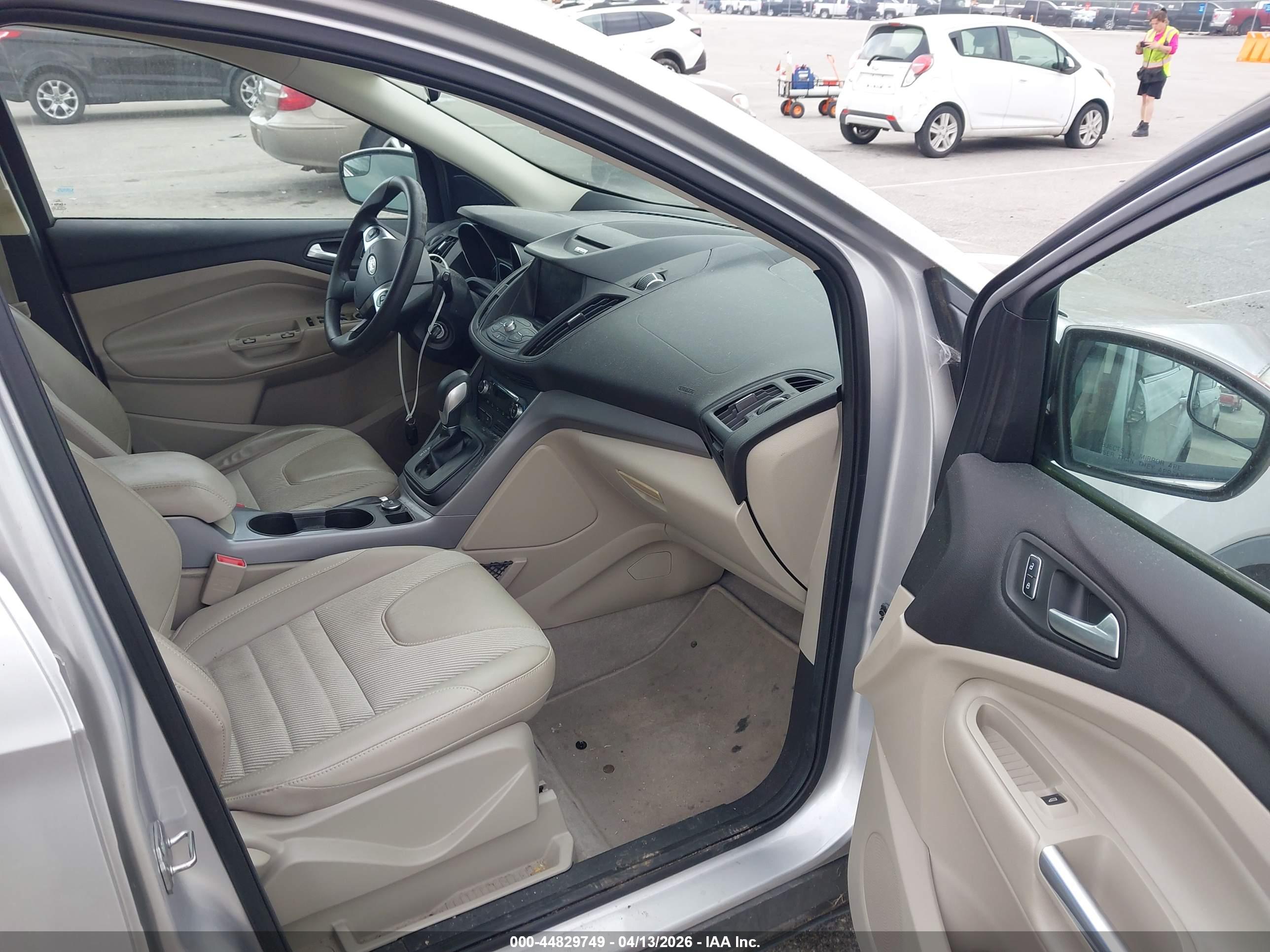 FORD ESCAPE image 5