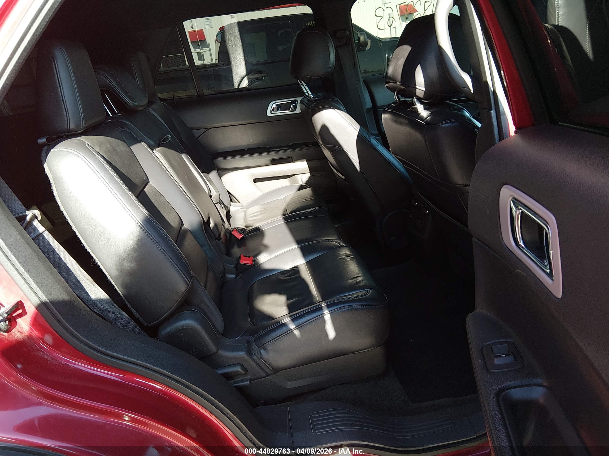 FORD EXPLORER image 8