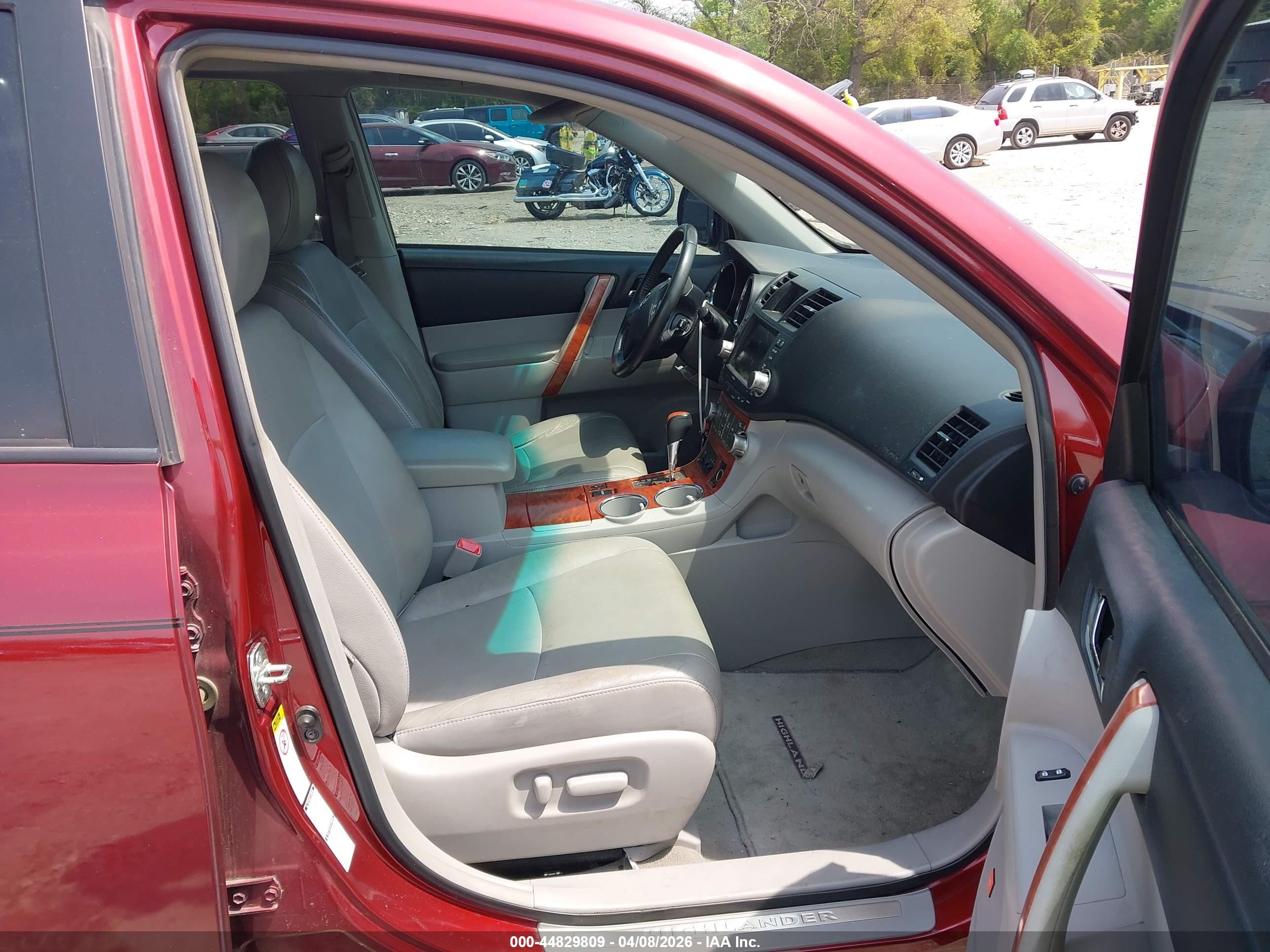 TOYOTA HIGHLANDER image 5