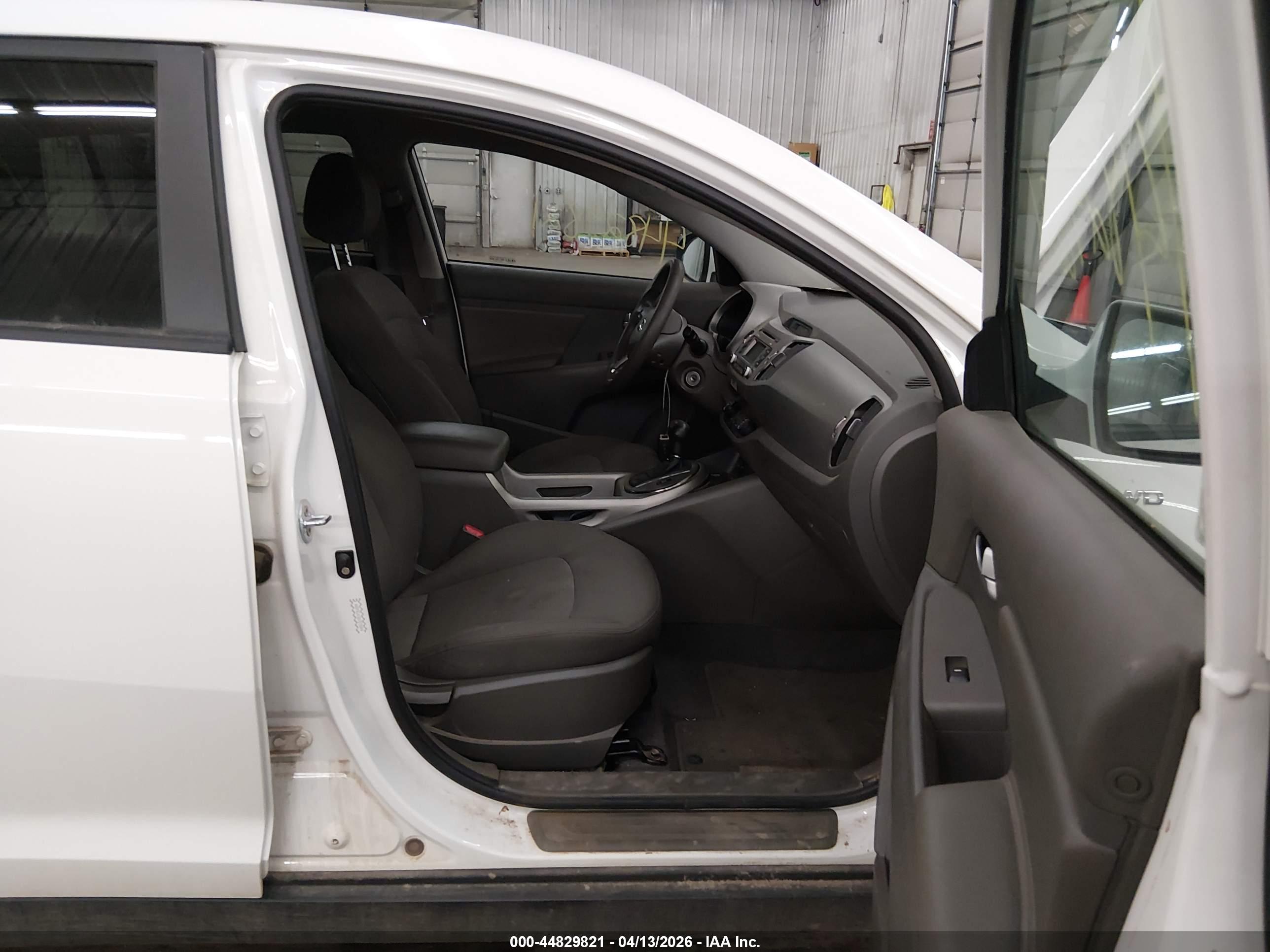 KIA SPORTAGE image 5