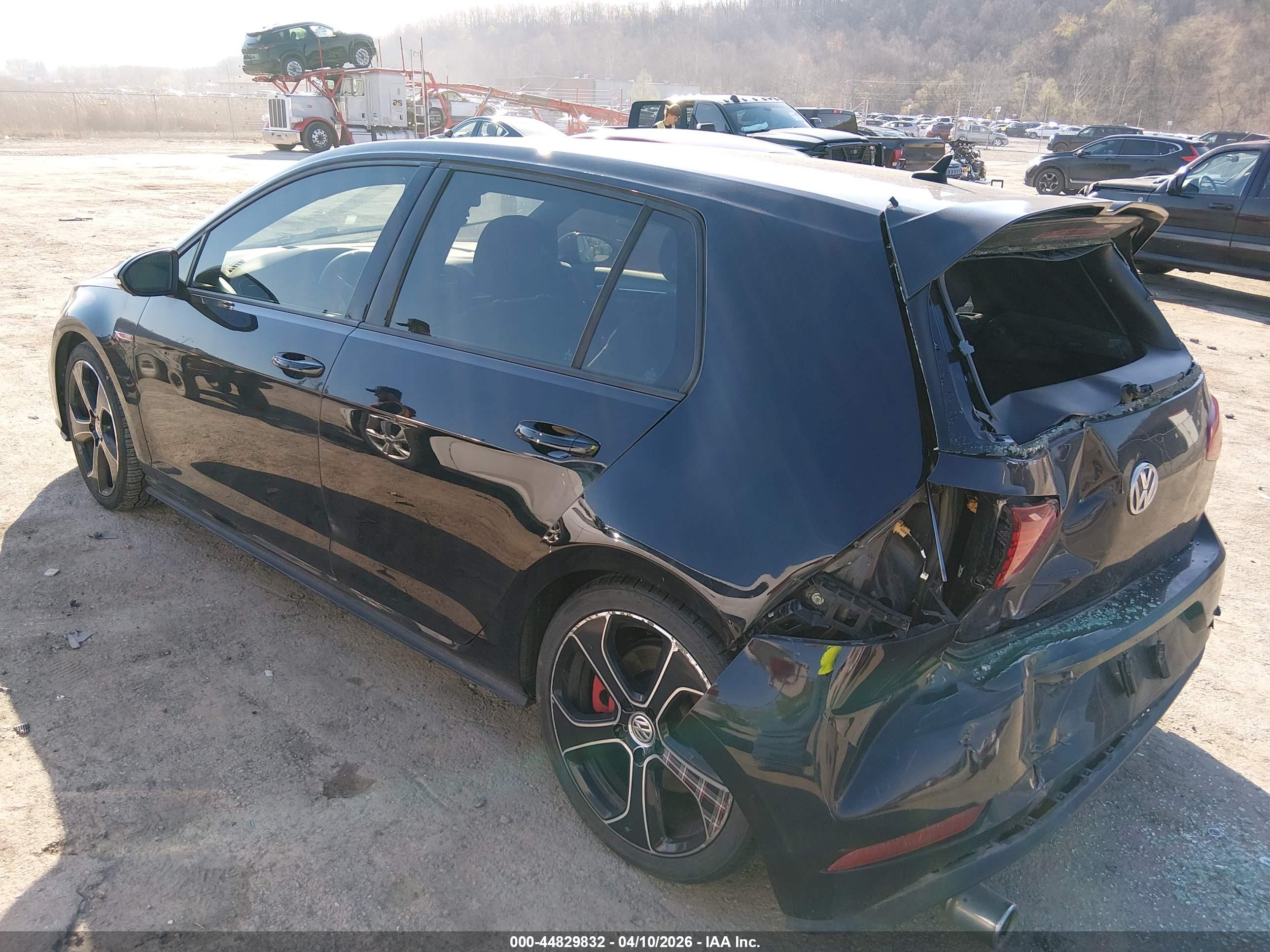 VOLKSWAGEN GOLF image 3