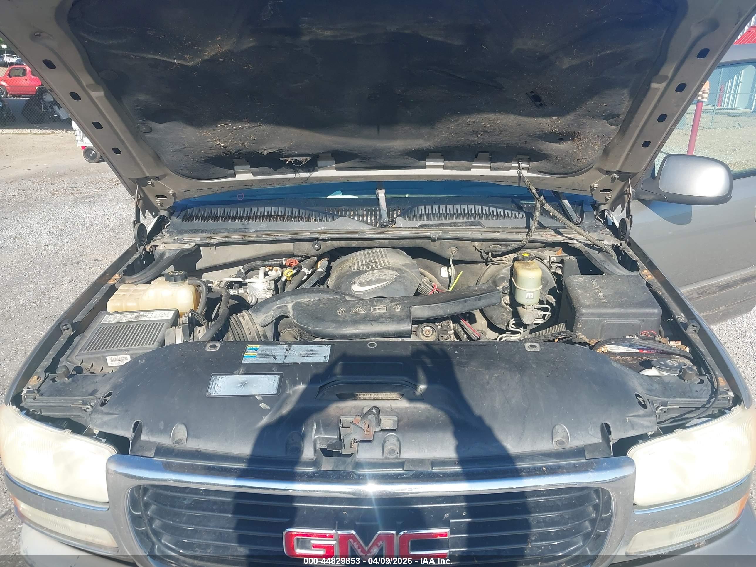 GMC YUKON image 10