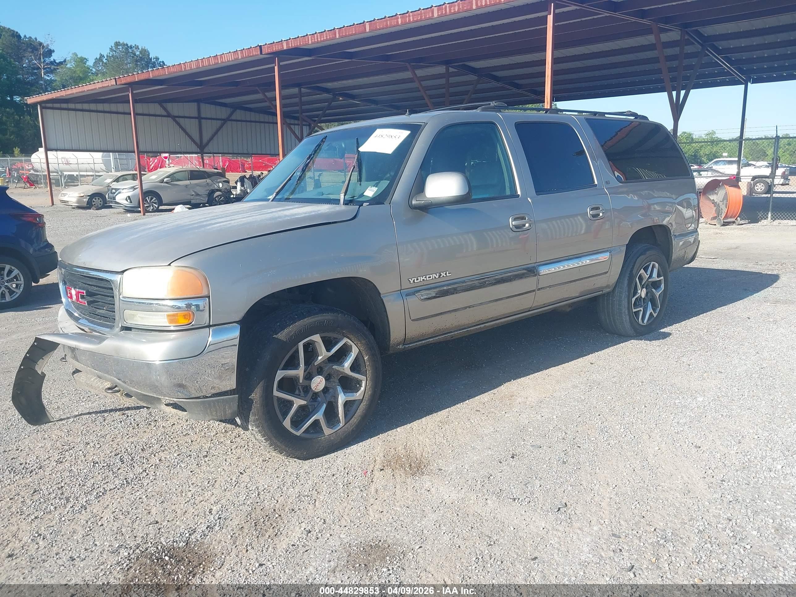 GMC YUKON image 2