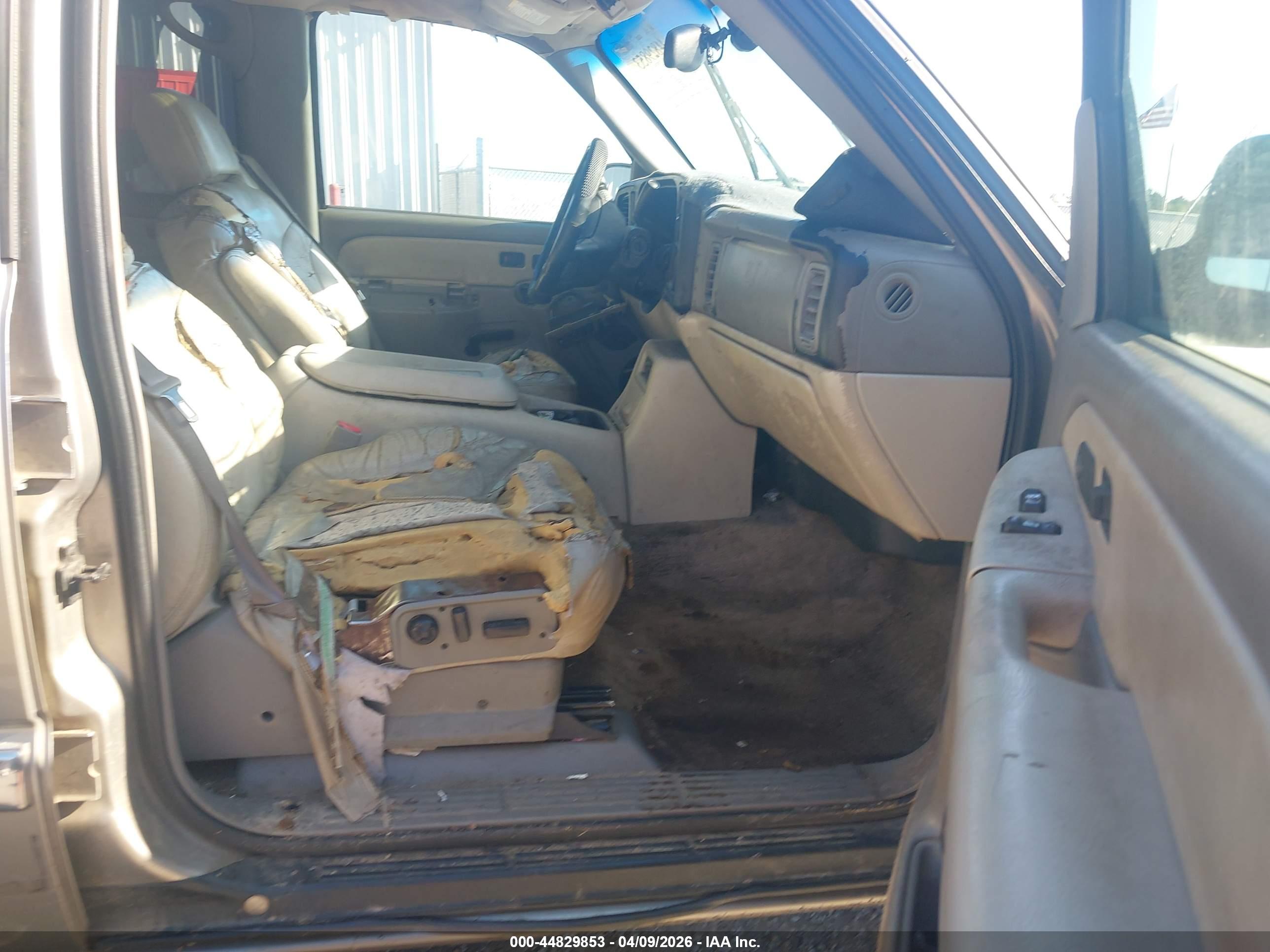 GMC YUKON image 5