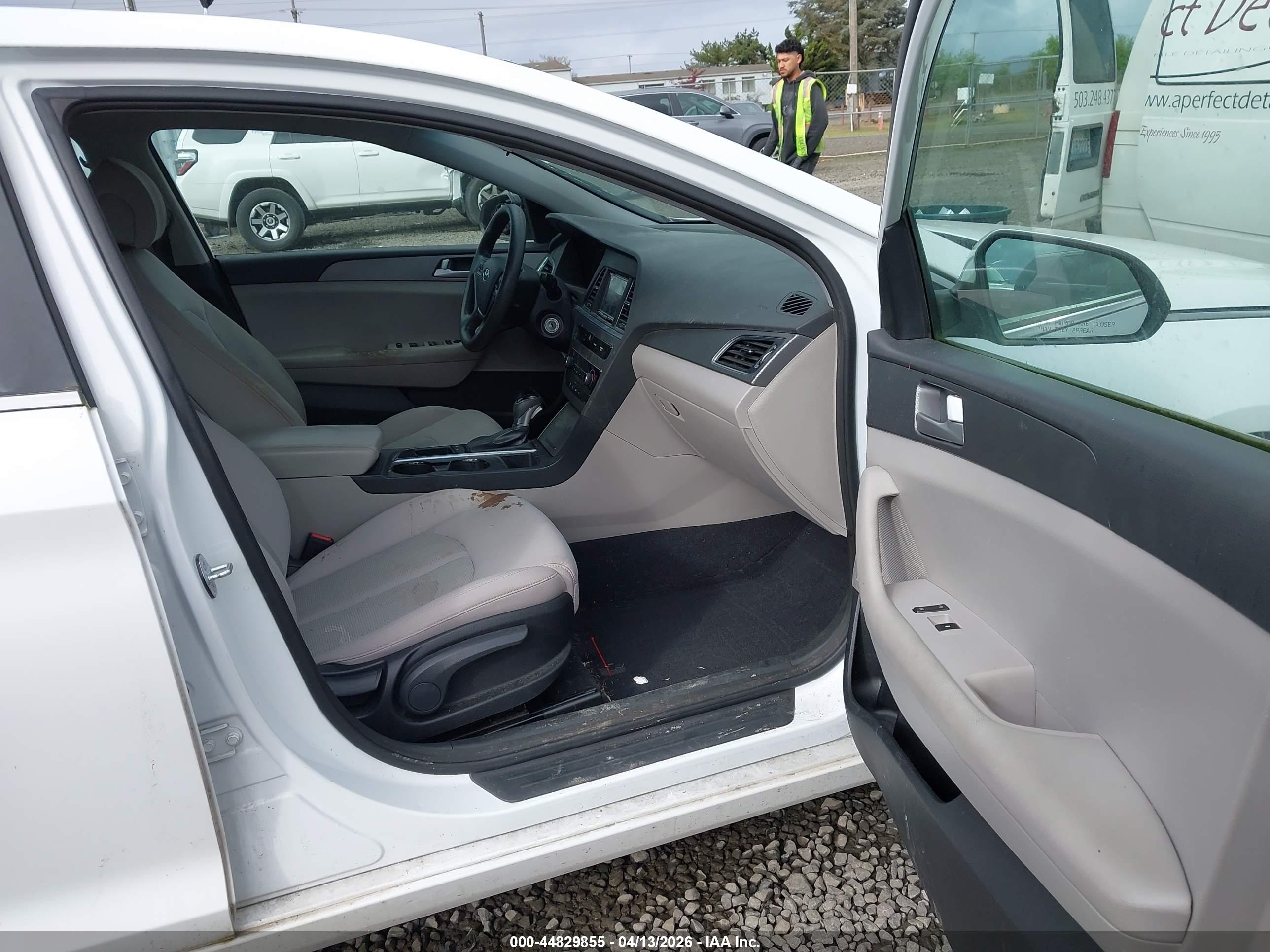 HYUNDAI SONATA image 5
