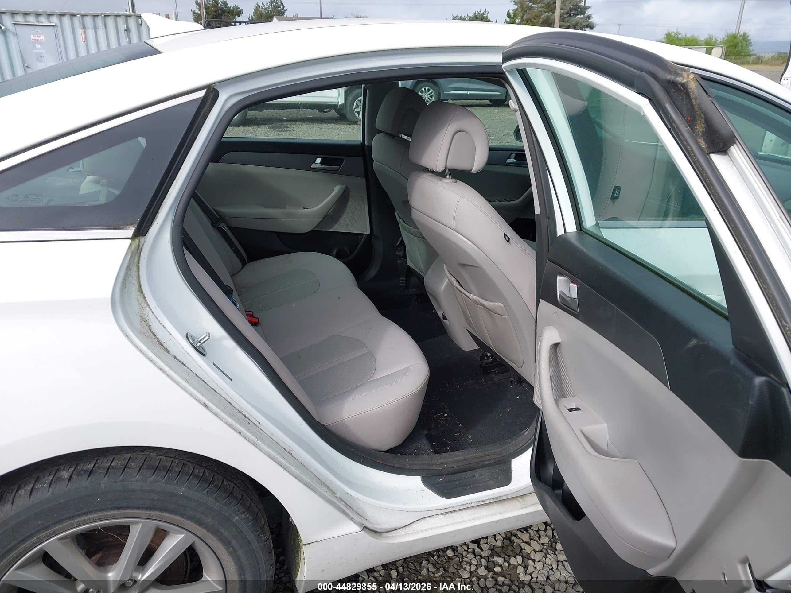 HYUNDAI SONATA image 8