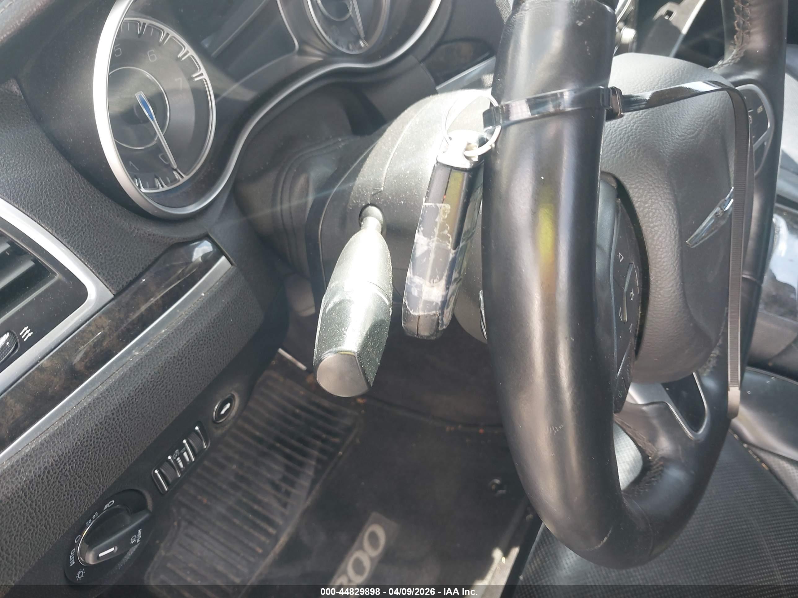 CHRYSLER 300C image 11