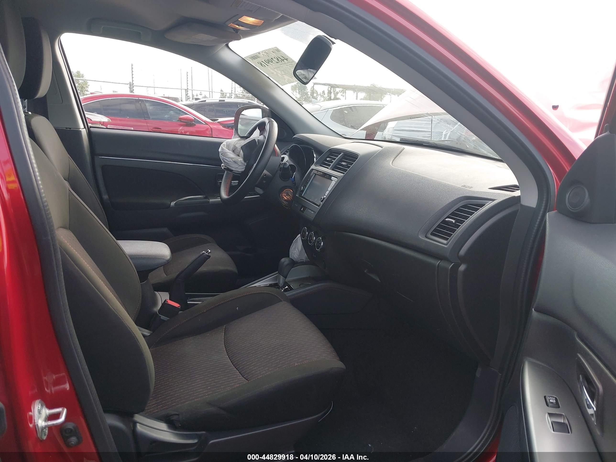 MITSUBISHI OUTLANDER image 5