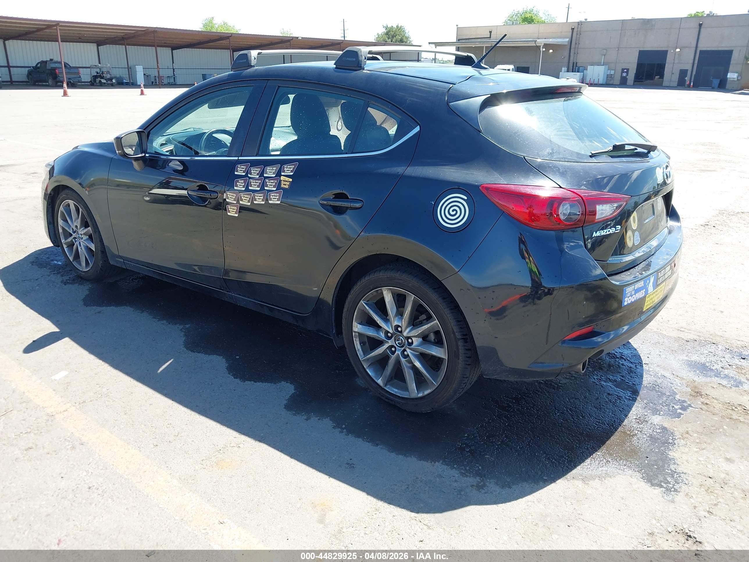MAZDA MAZDA3 image 3