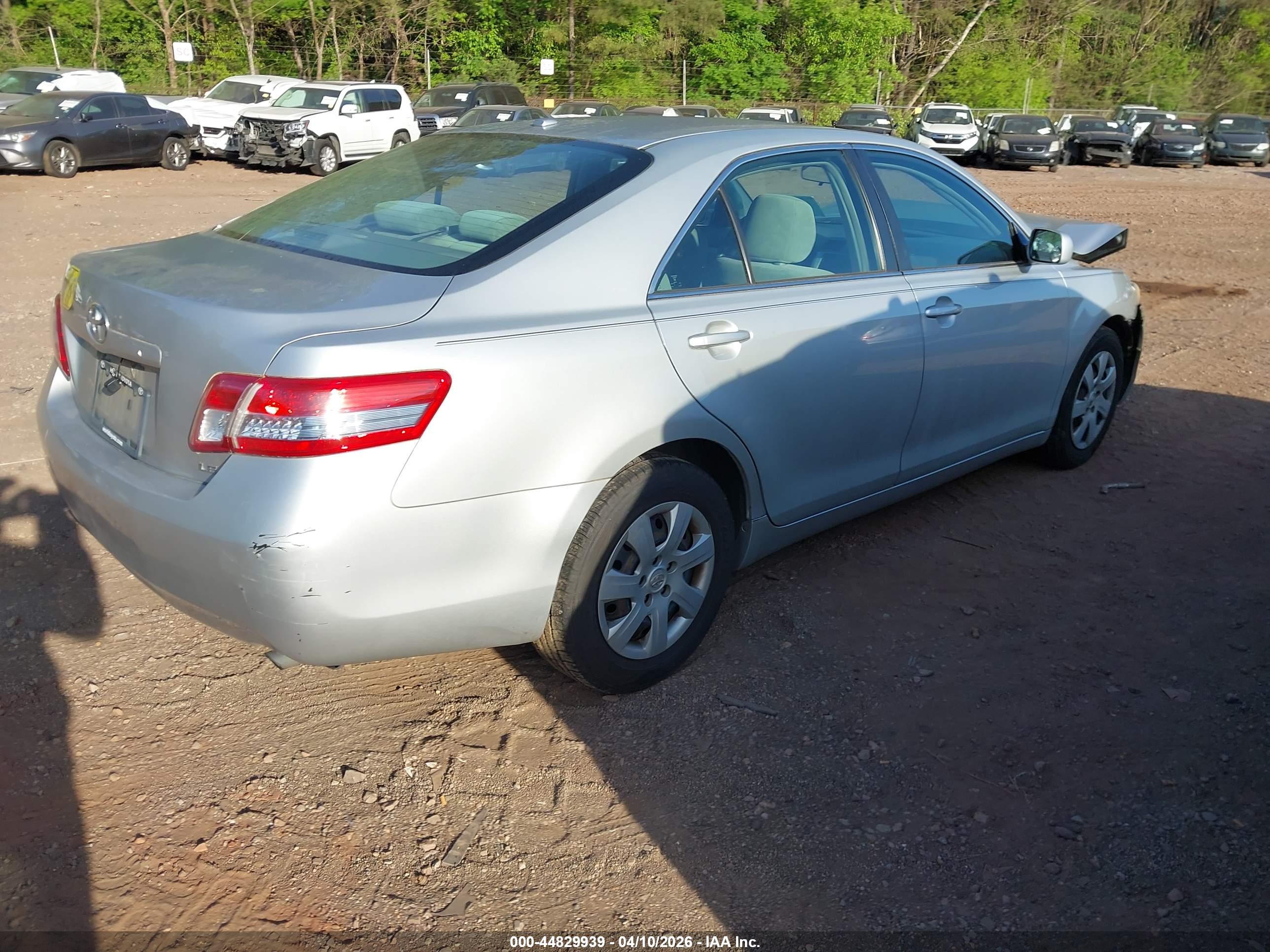 TOYOTA CAMRY image 4