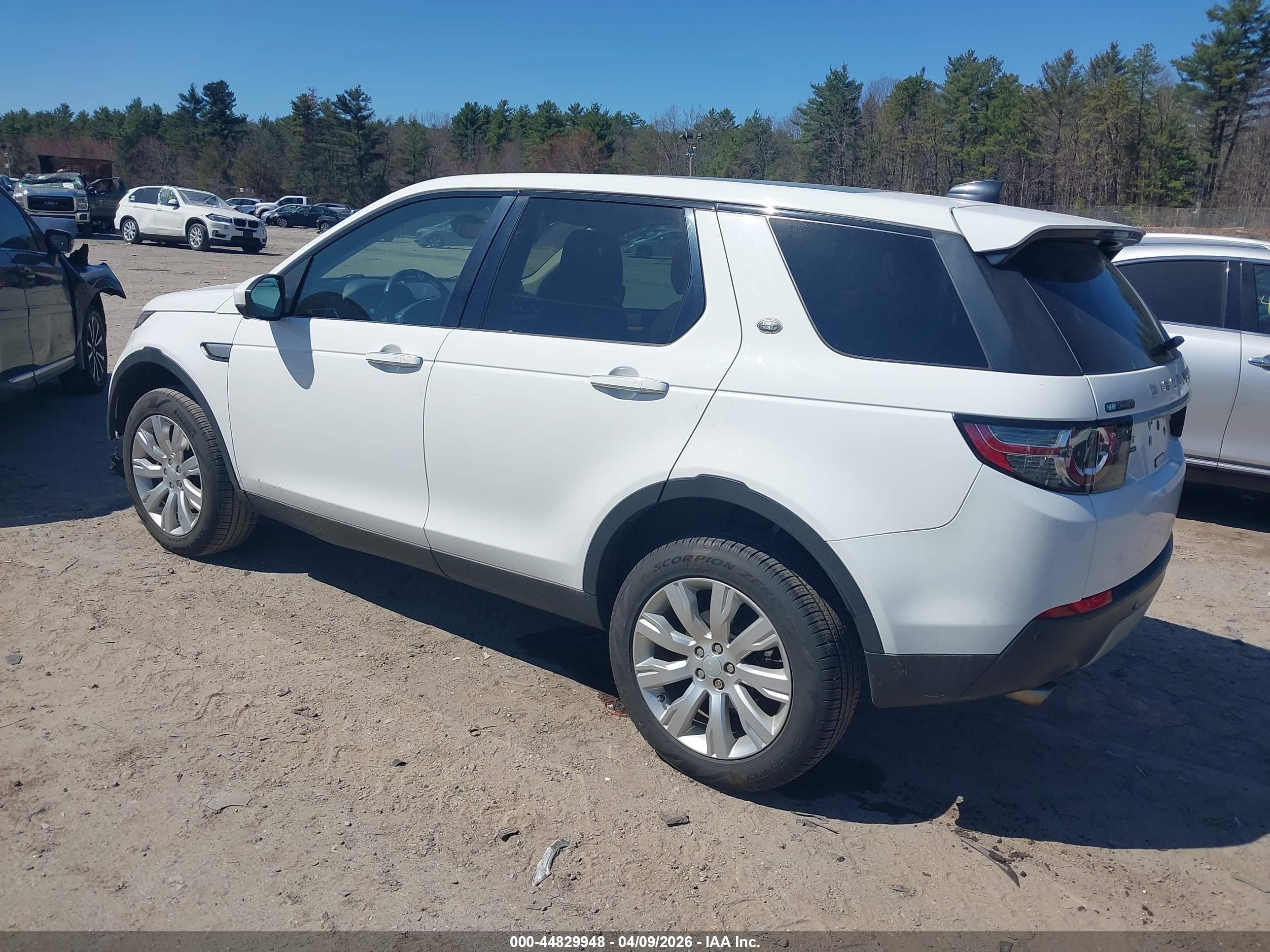 LAND ROVER image 3