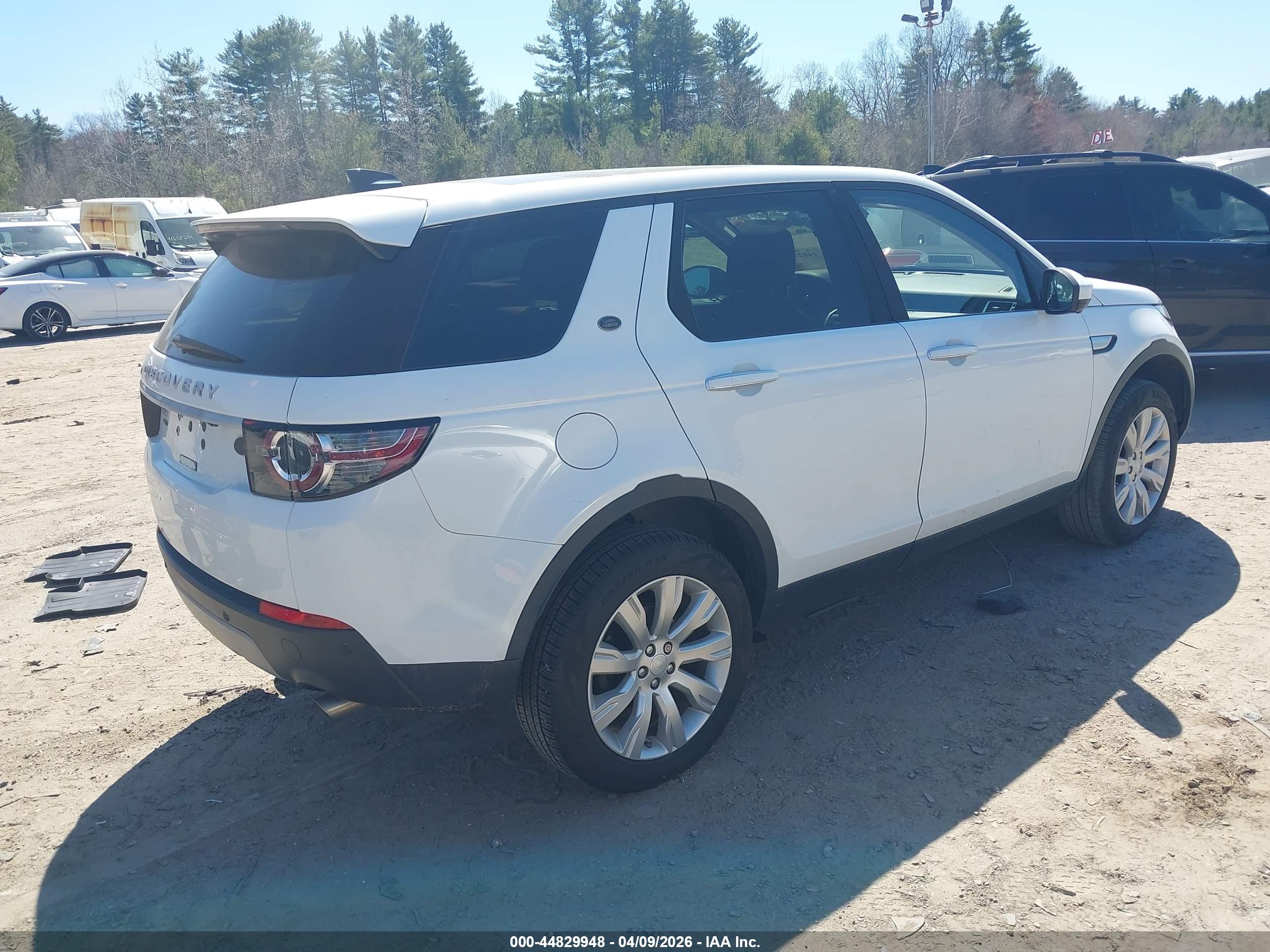 LAND ROVER image 4