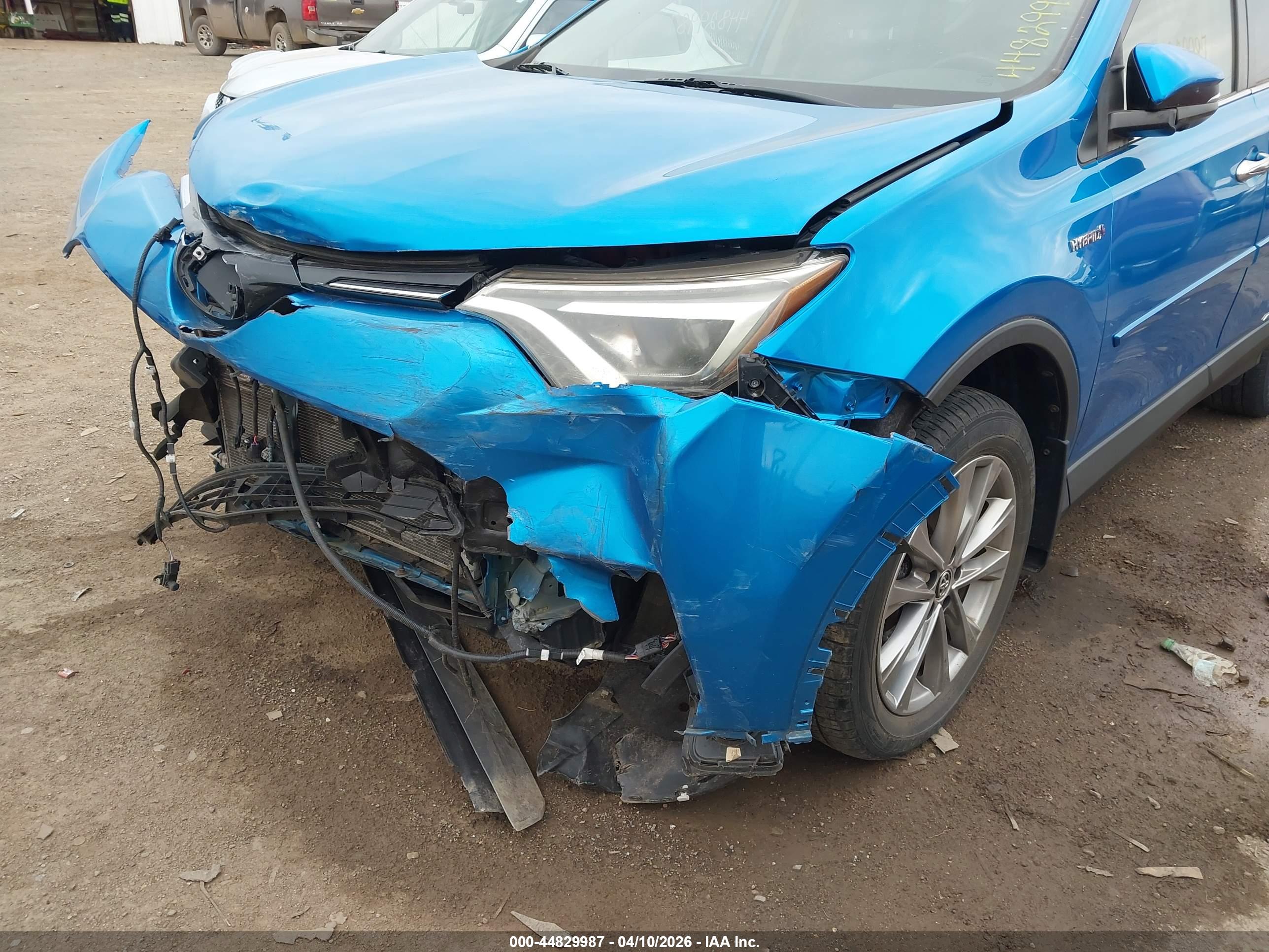 TOYOTA RAV4 image 6