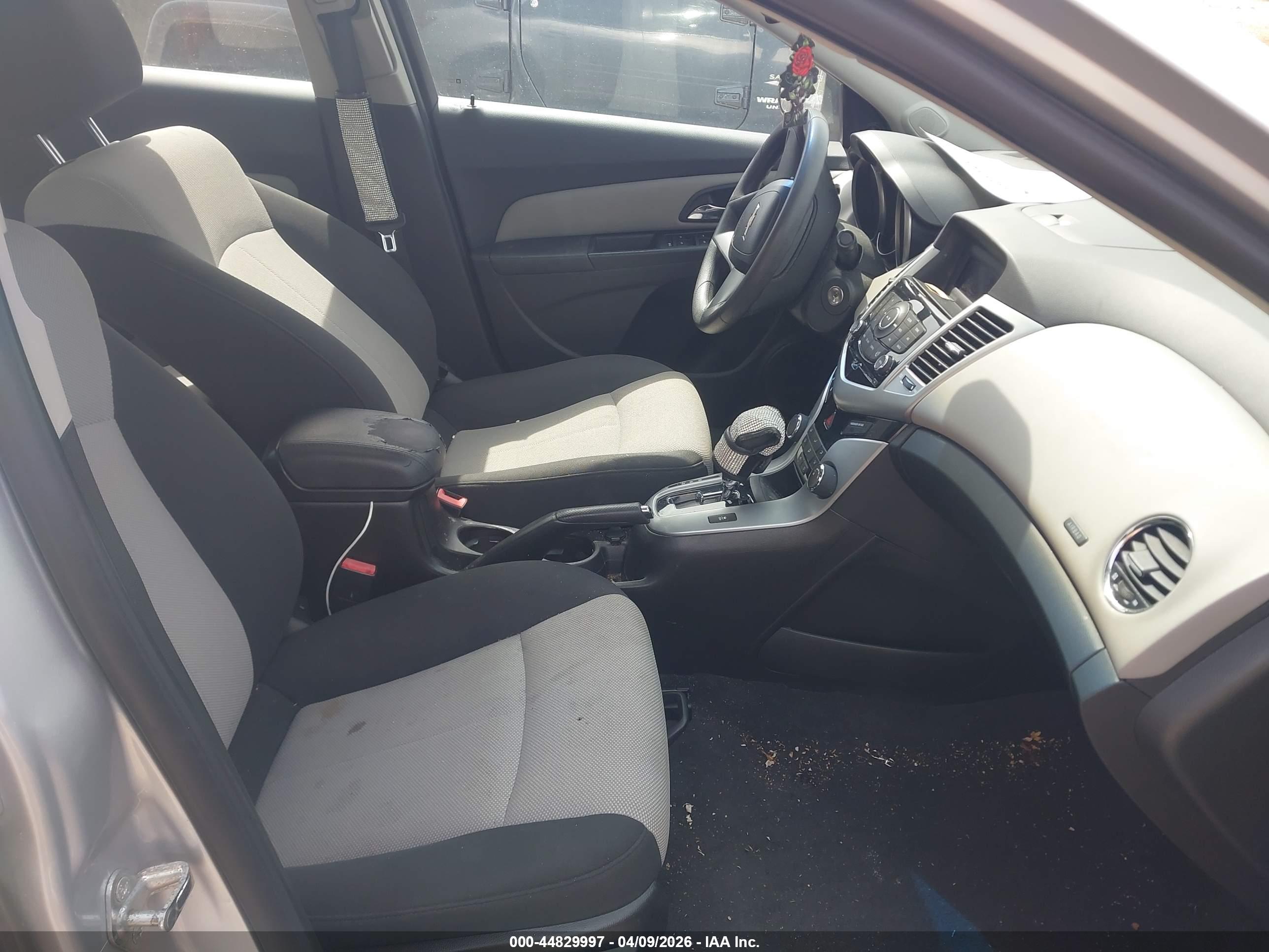 CHEVROLET CRUZE image 5