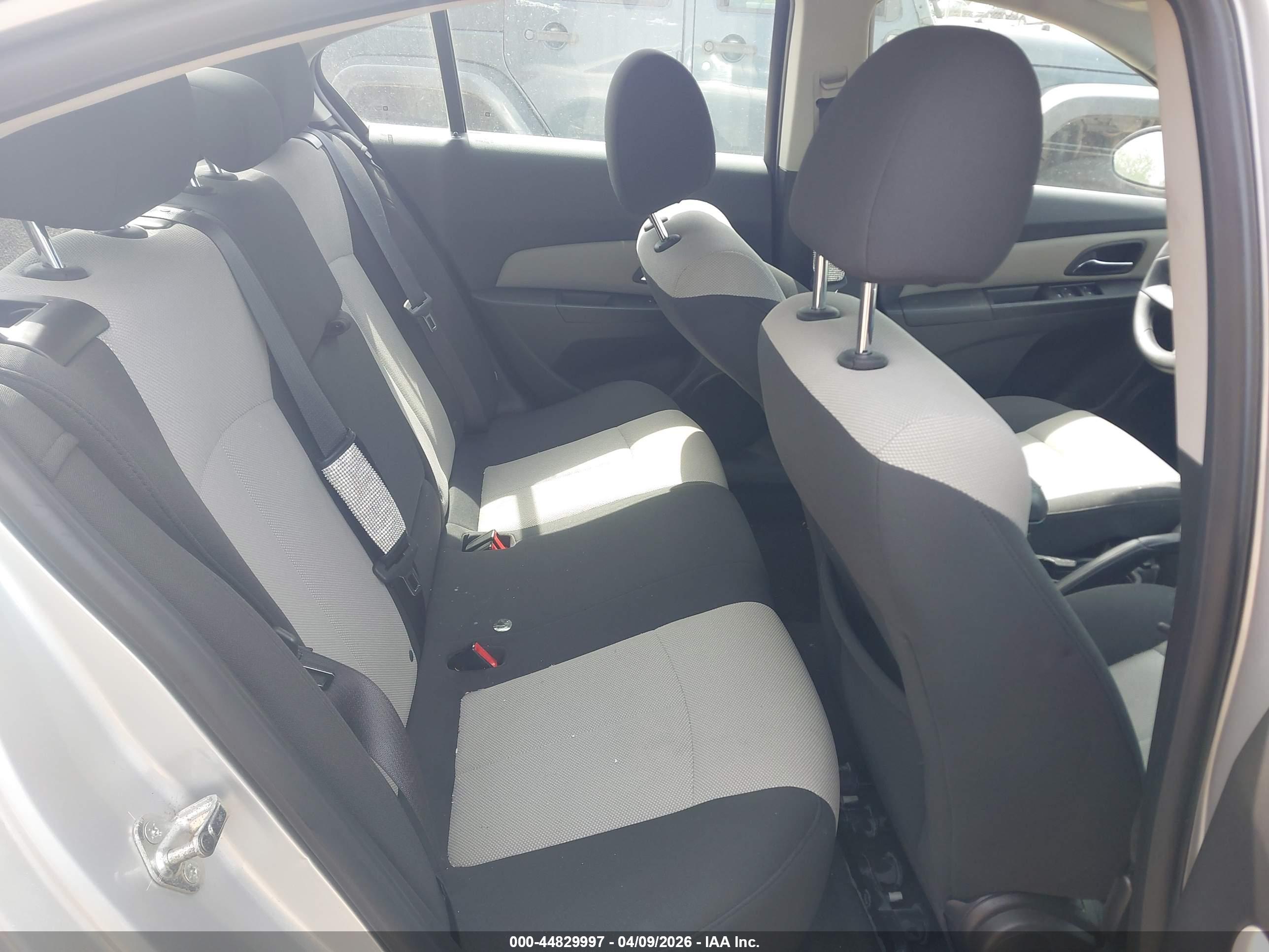 CHEVROLET CRUZE image 8
