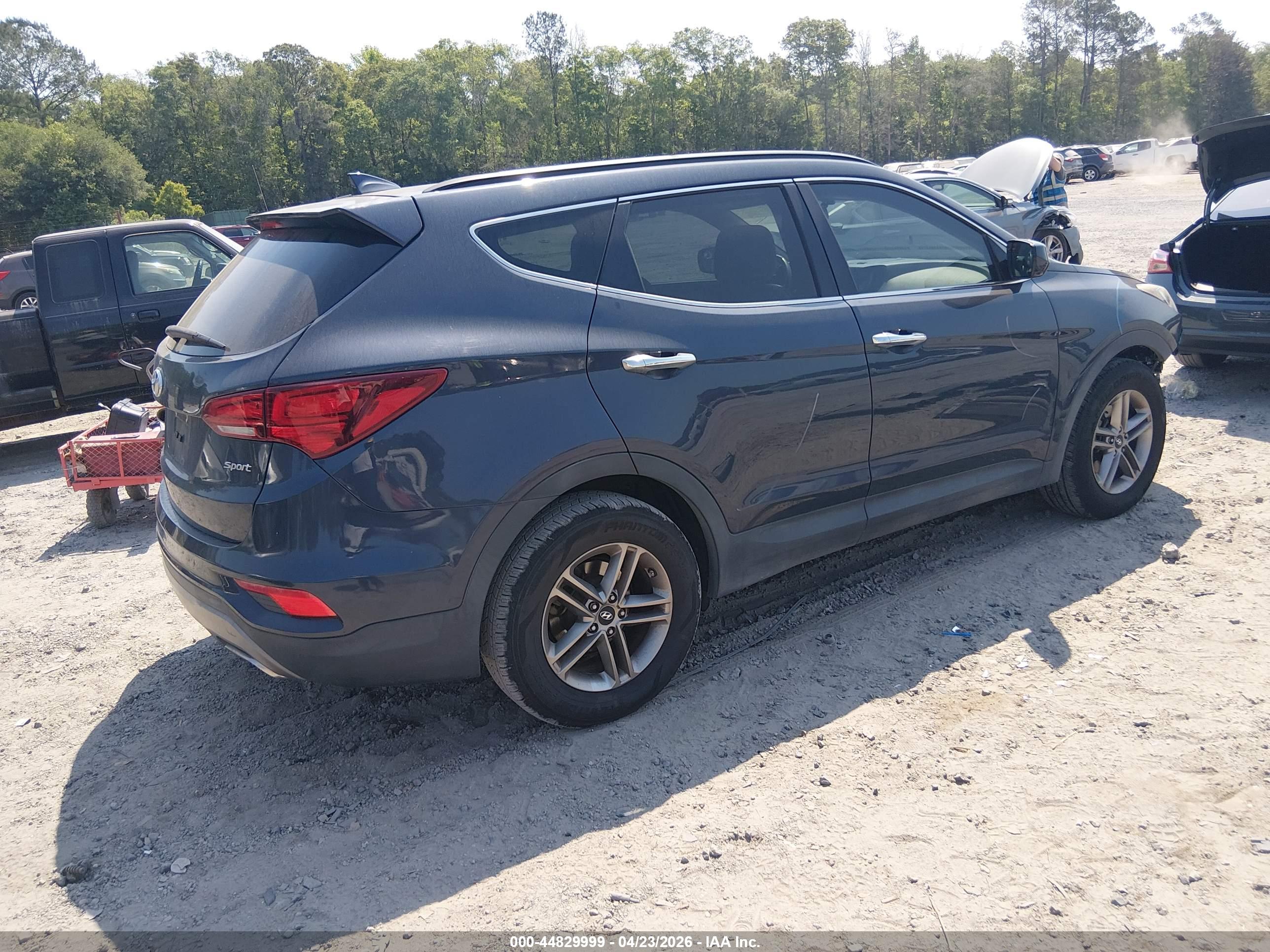 HYUNDAI SANTA image 4