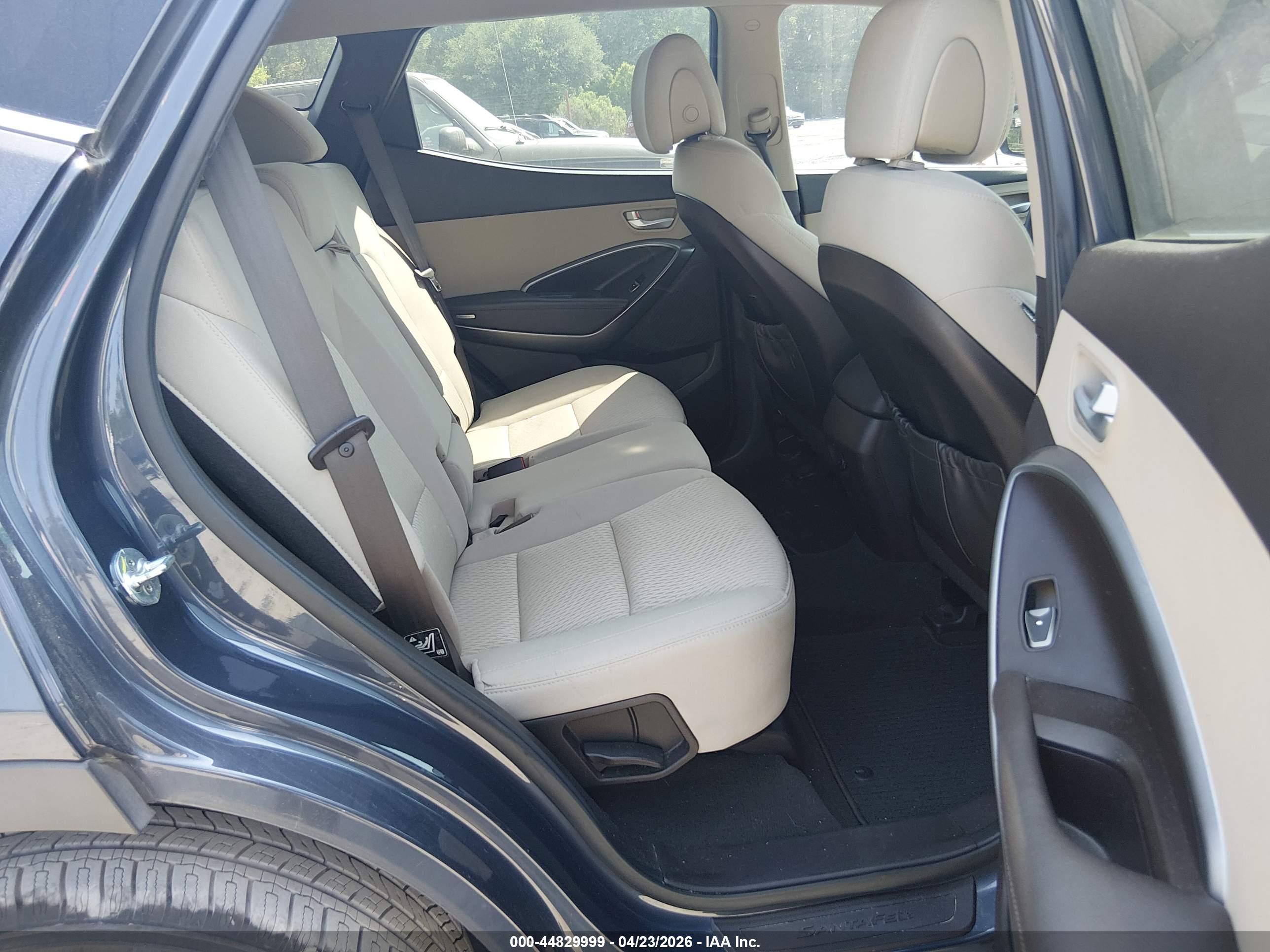 HYUNDAI SANTA image 8