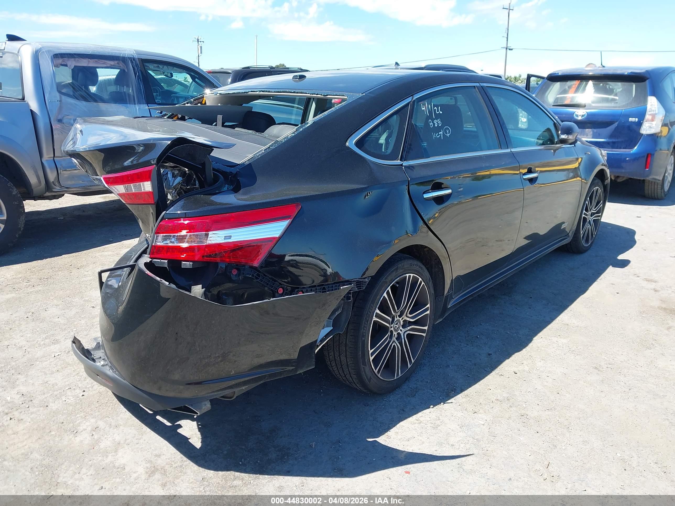 TOYOTA AVALON image 4