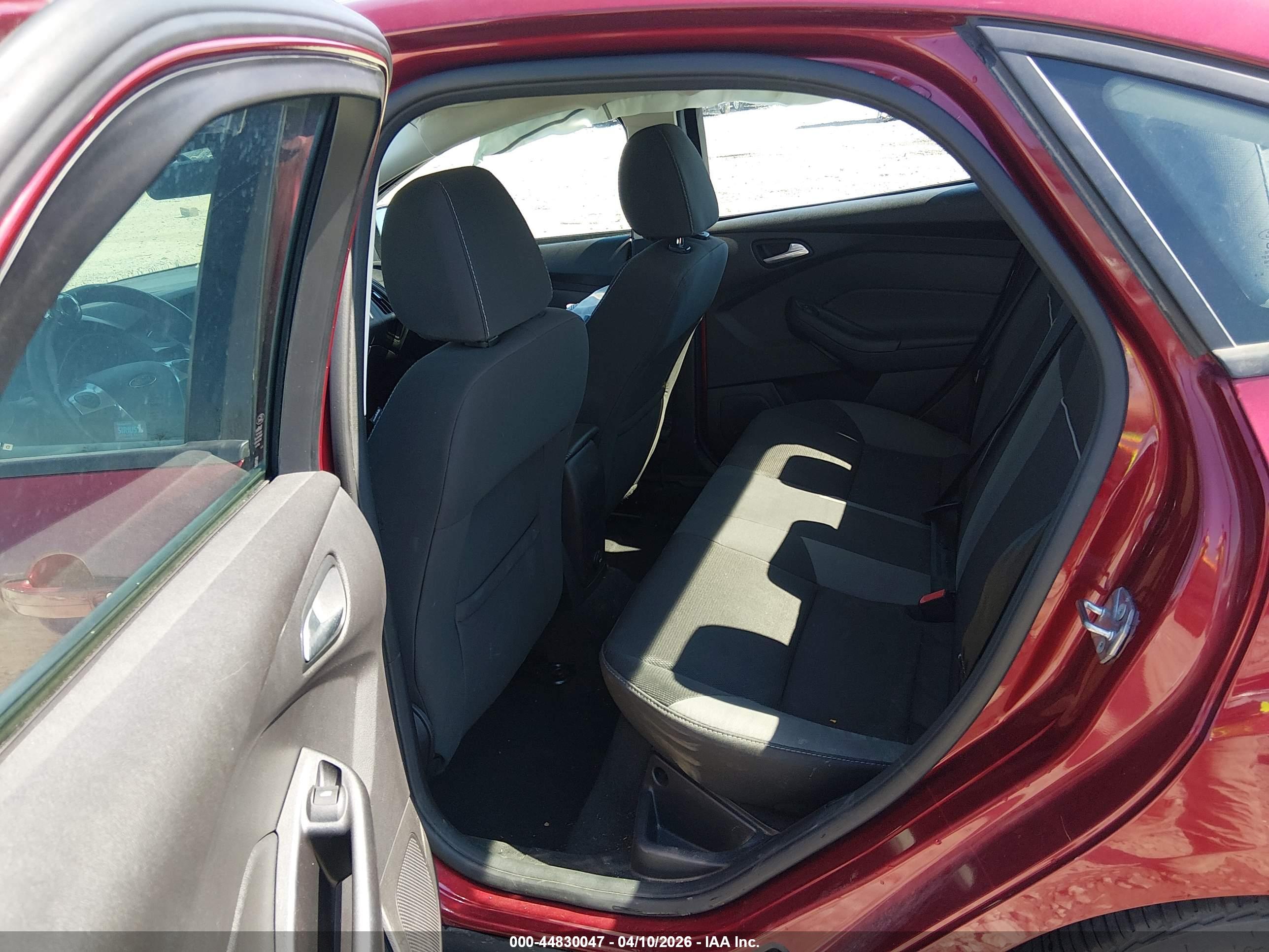 FORD FOCUS image 8